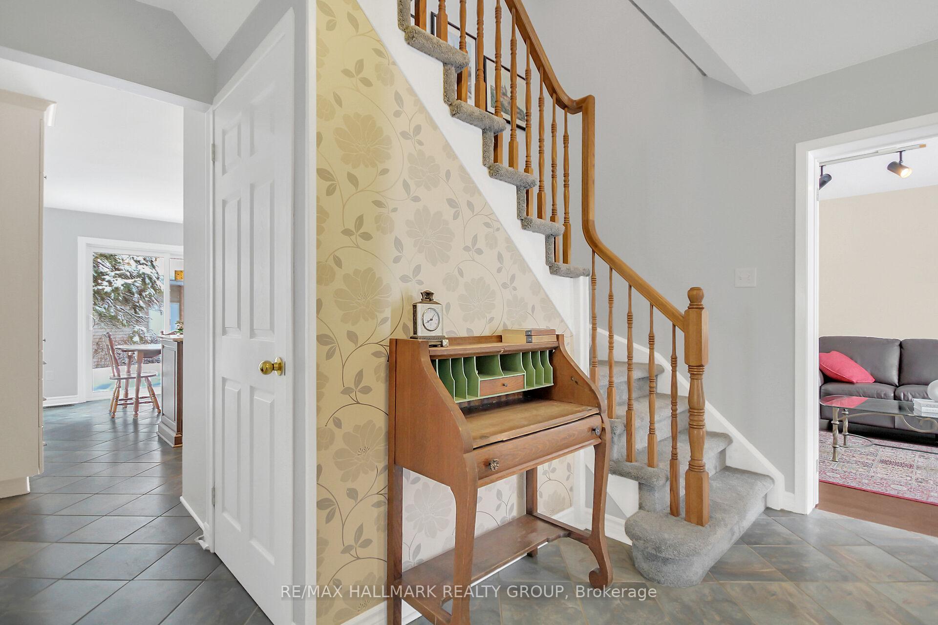 Photo 3 of 47 Shetland Way, Ottawa, Kanata - Bridlewood — HOMEH