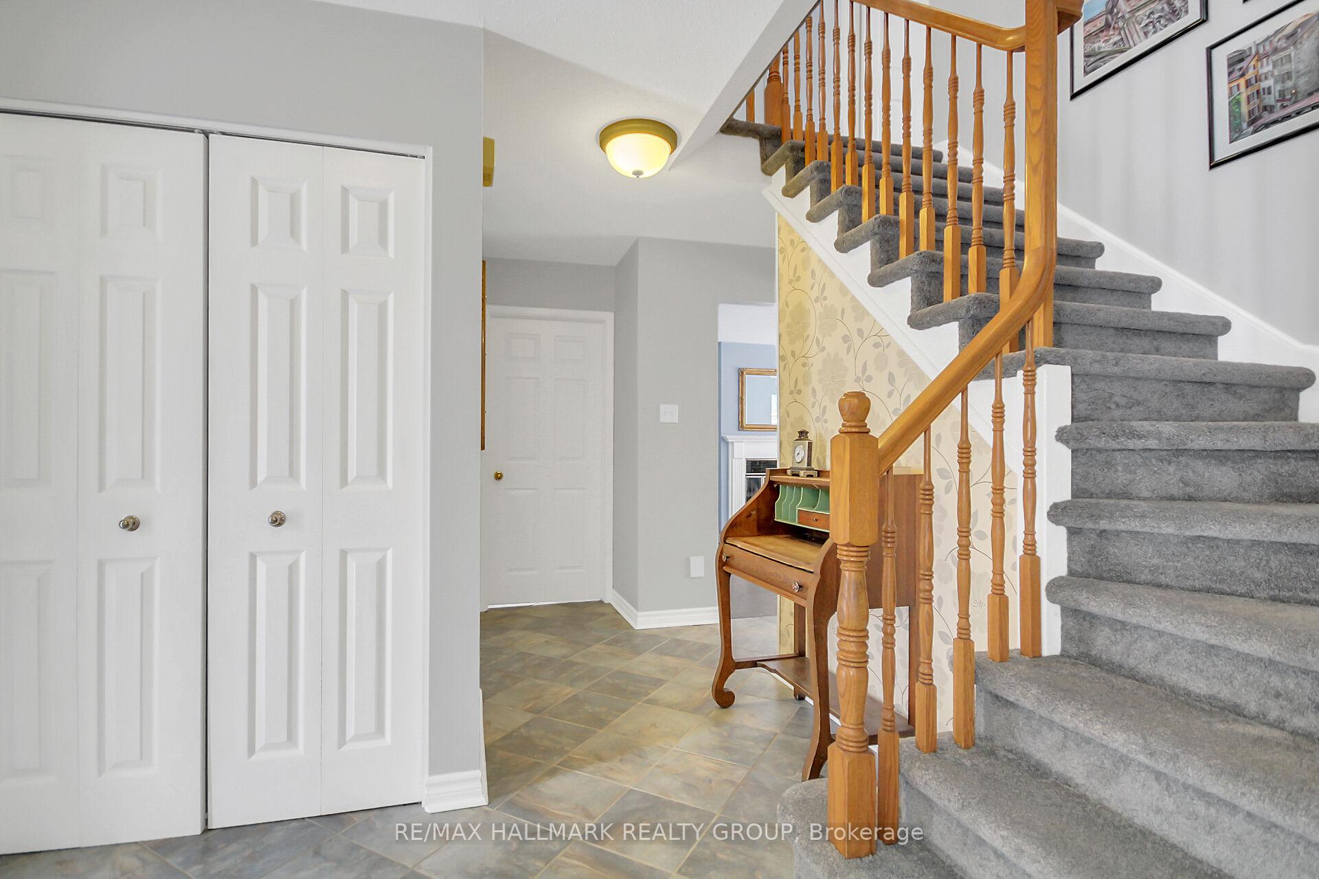 Photo 4 of 47 Shetland Way, Ottawa, Kanata - Bridlewood — HOMEH