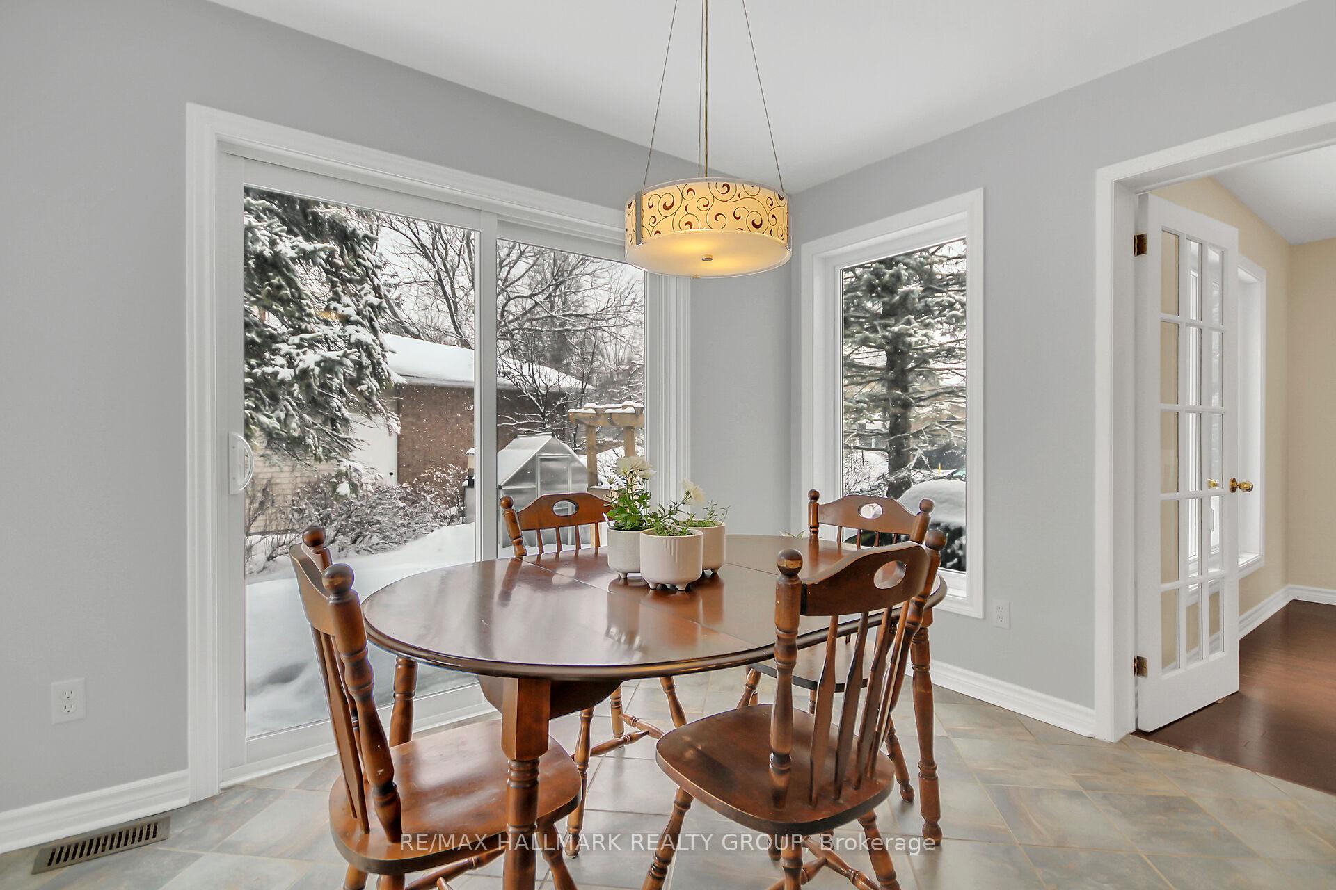 Photo 12 of 47 Shetland Way, Ottawa, Kanata - Bridlewood — HOMEH