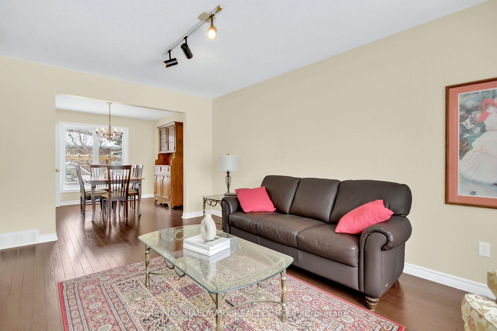 Photo 13 of 47 Shetland Way, Ottawa, Kanata - Bridlewood — HOMEH