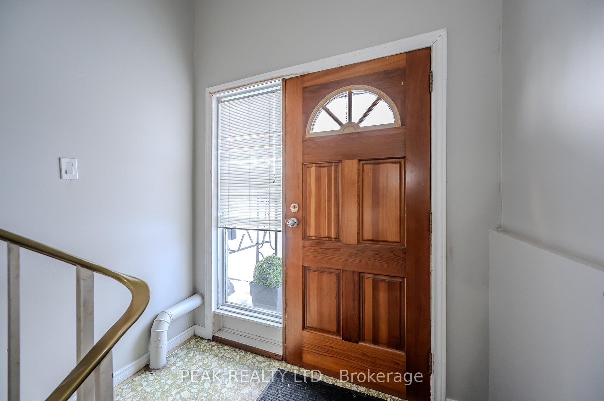 Photo 3 of 72 Obermeyer Drive, Kitchener — HOMEH