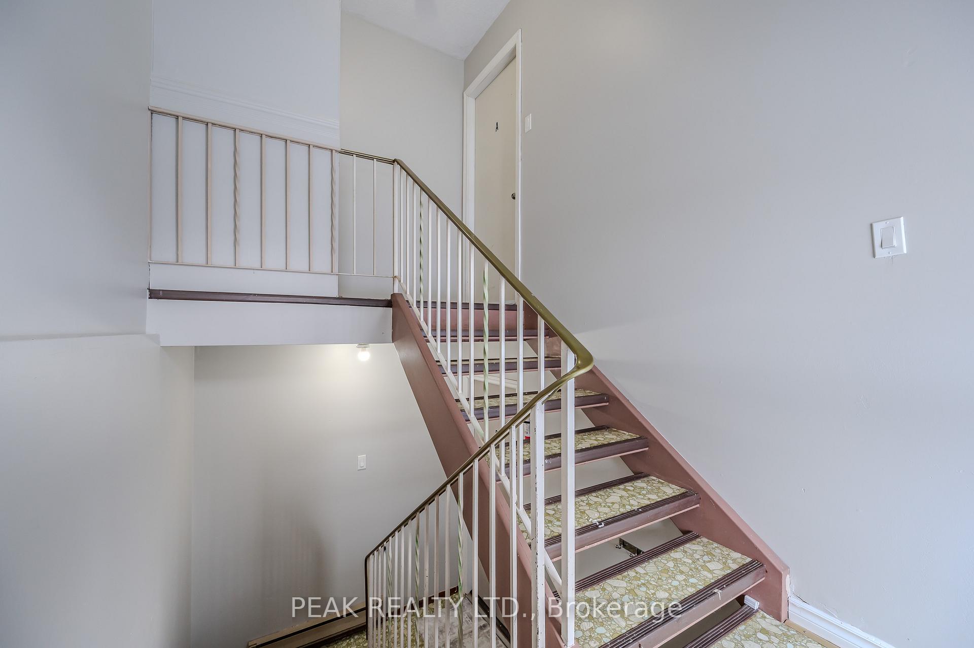 Photo 4 of 72 Obermeyer Drive, Kitchener — HOMEH