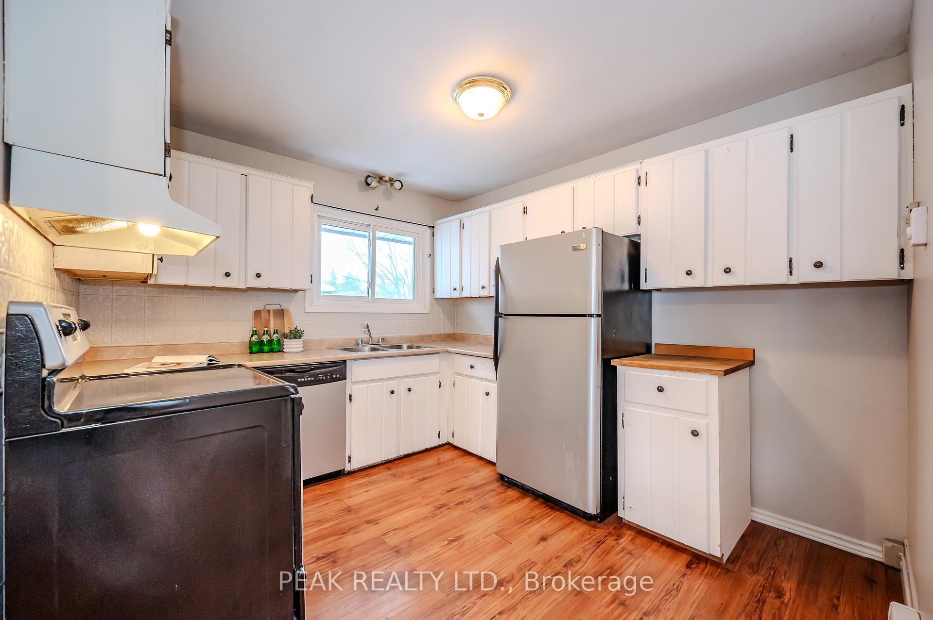 Photo 9 of 72 Obermeyer Drive, Kitchener — HOMEH
