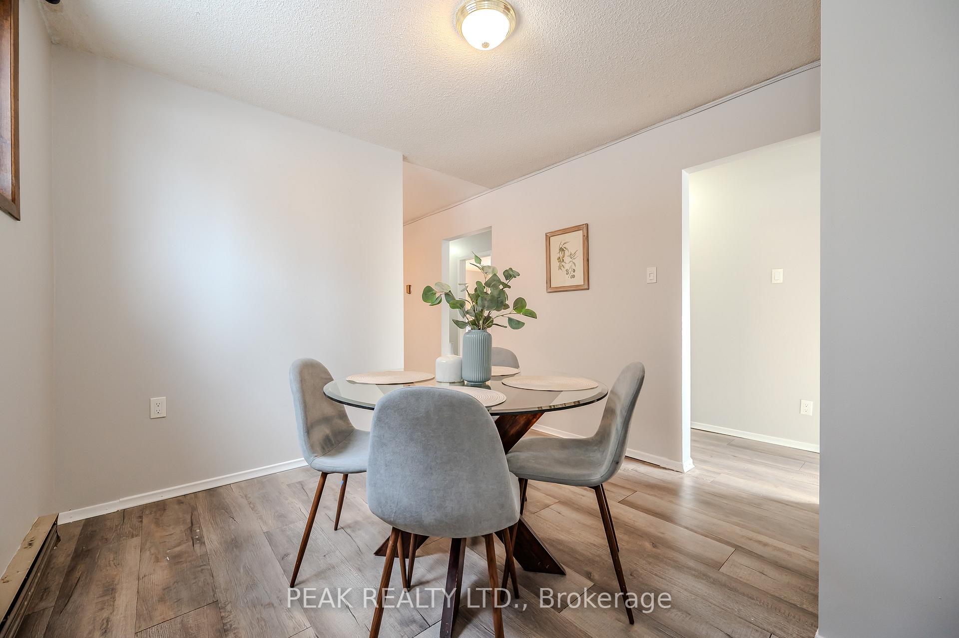 Photo 24 of 72 Obermeyer Drive, Kitchener — HOMEH