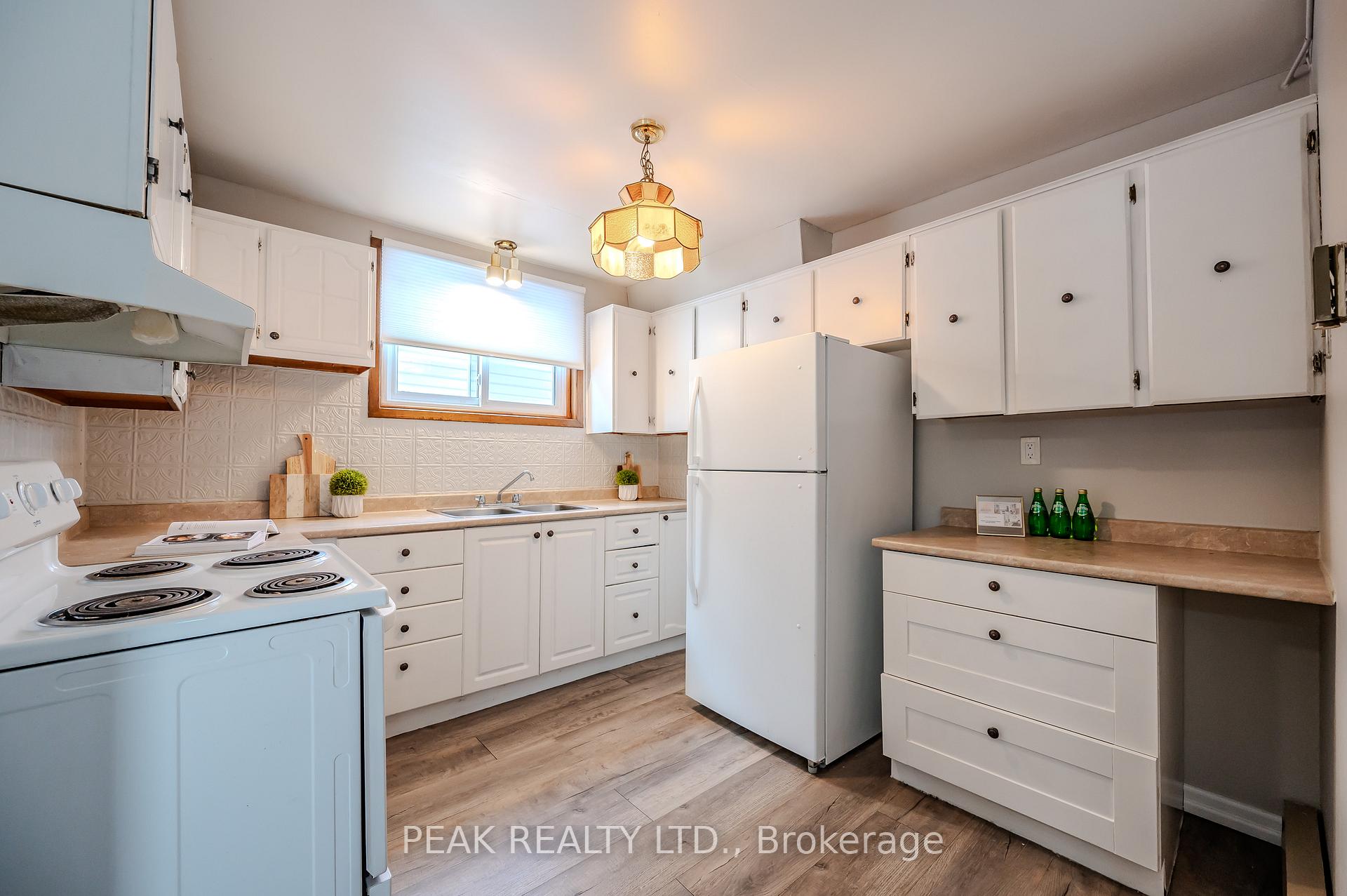 Photo 25 of 72 Obermeyer Drive, Kitchener — HOMEH
