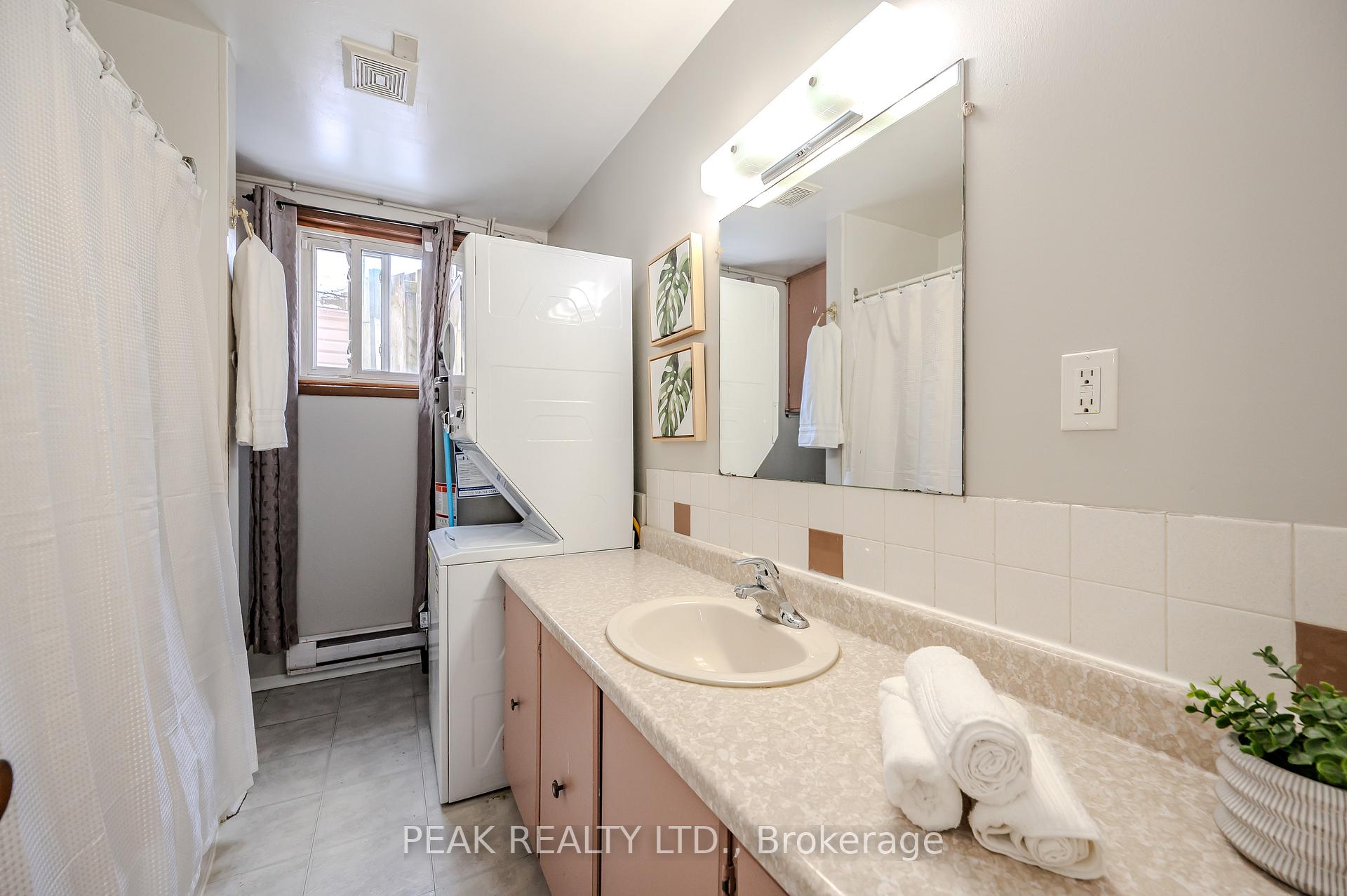 Photo 30 of 72 Obermeyer Drive, Kitchener — HOMEH
