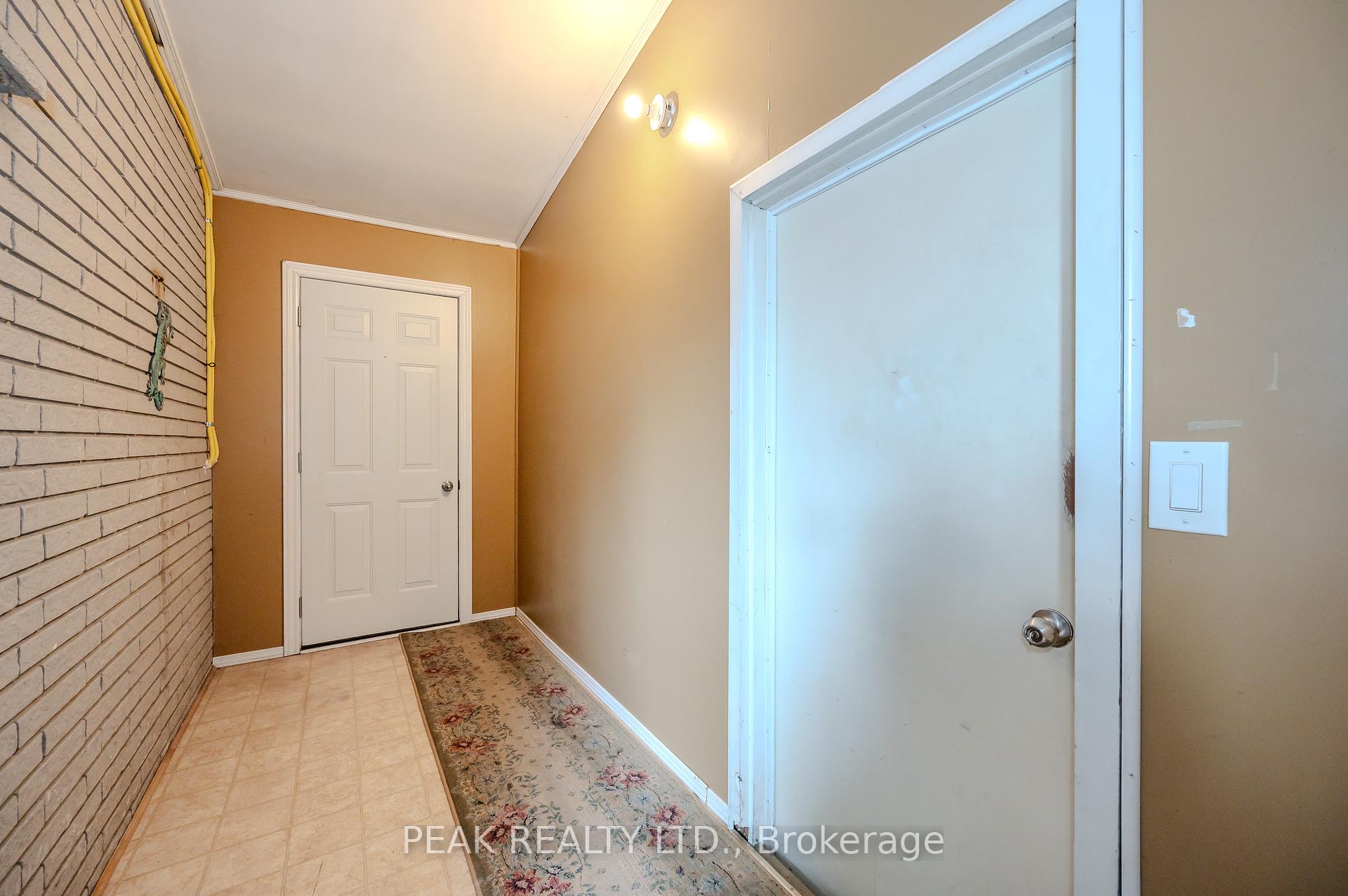 Photo 32 of 72 Obermeyer Drive, Kitchener — HOMEH