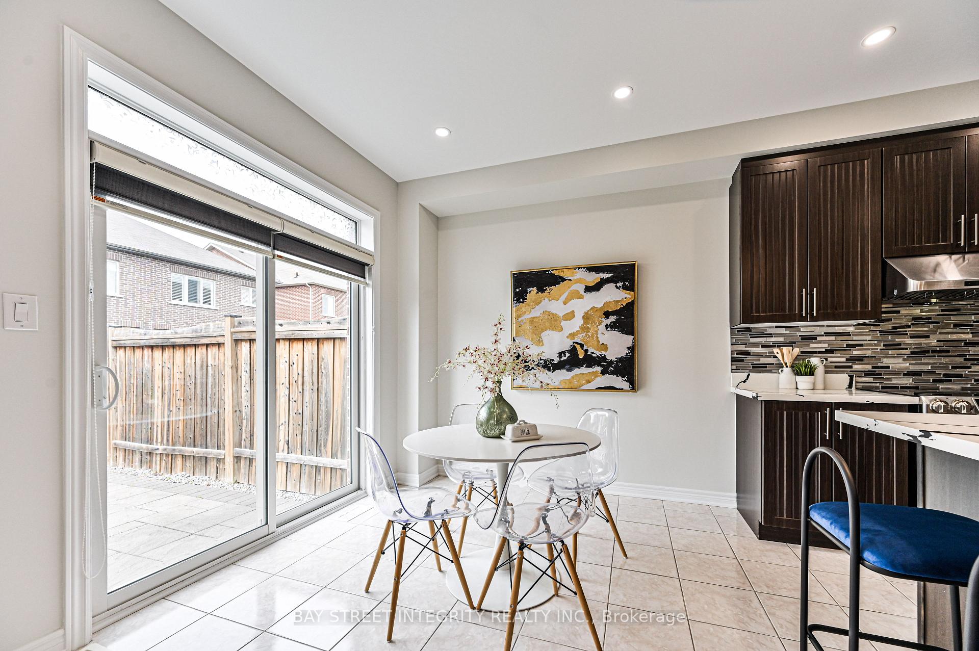 Photo 12 of 58 Henry Bauer Avenue, Markham, Berczy — HOMEH