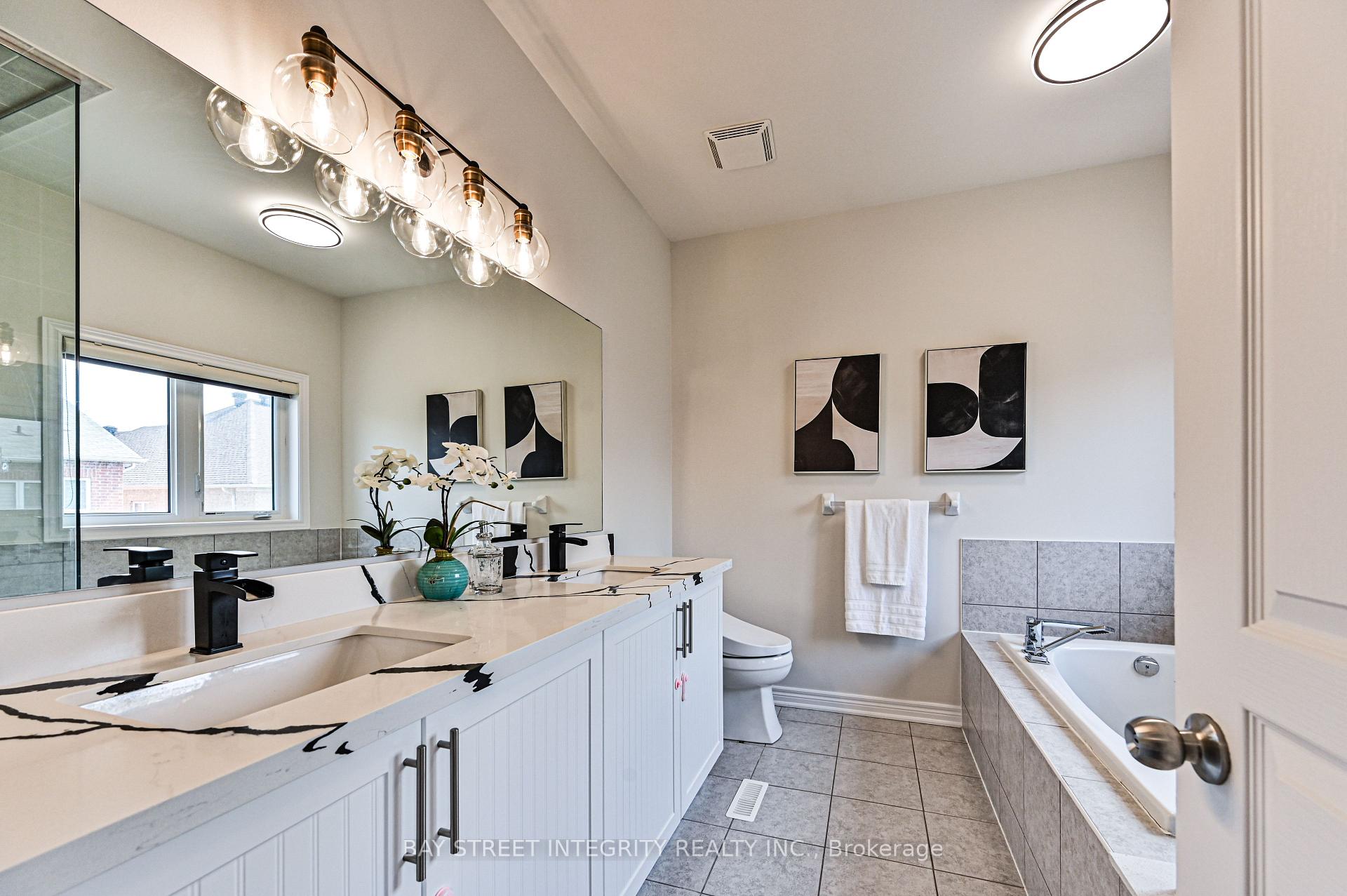 Photo 25 of 58 Henry Bauer Avenue, Markham, Berczy — HOMEH