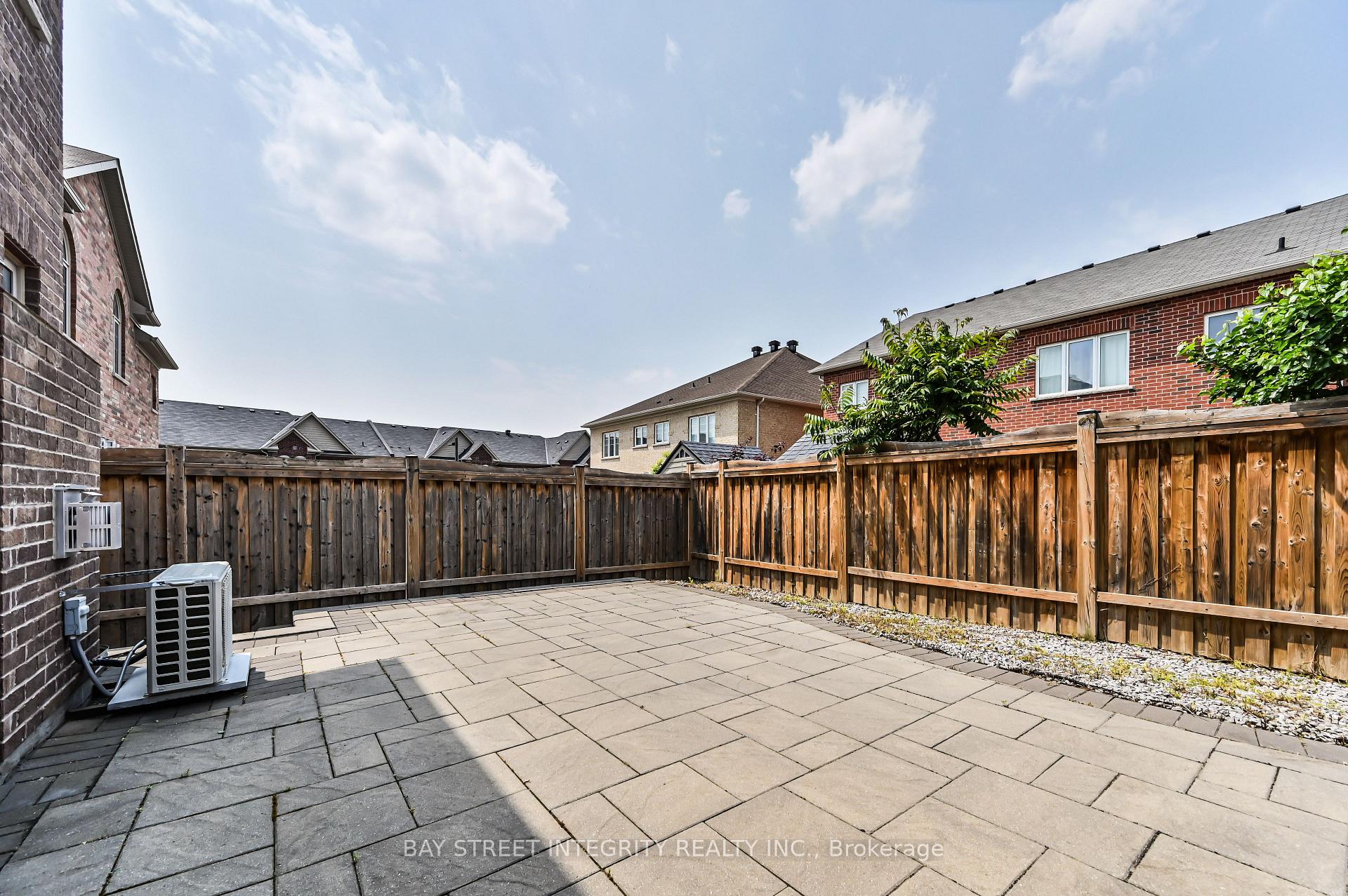 Photo 41 of 58 Henry Bauer Avenue, Markham, Berczy — HOMEH