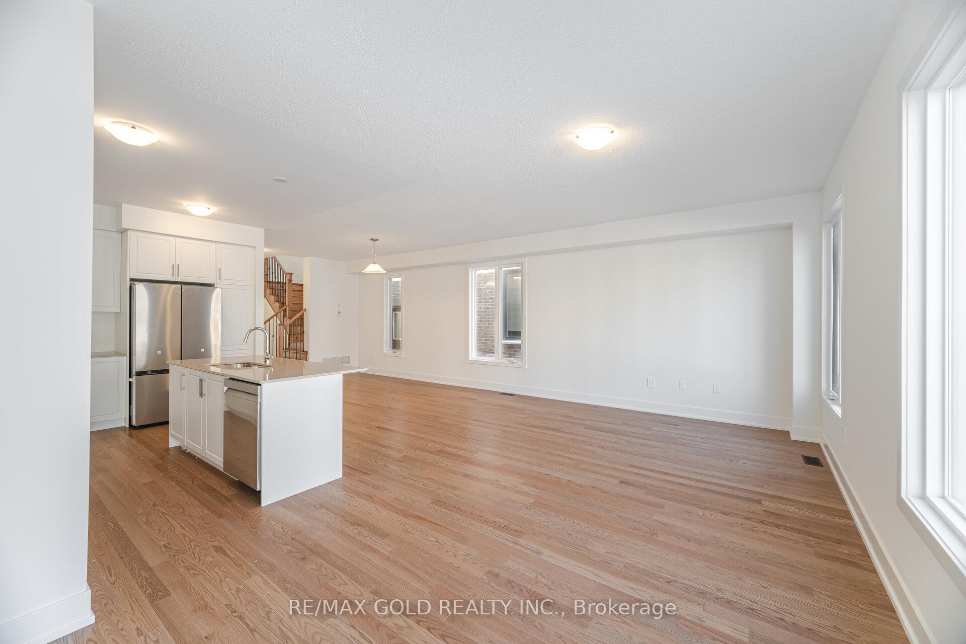 Photo 11 of 303 Bergamot Avenue, Milton, Walker — HOMEH