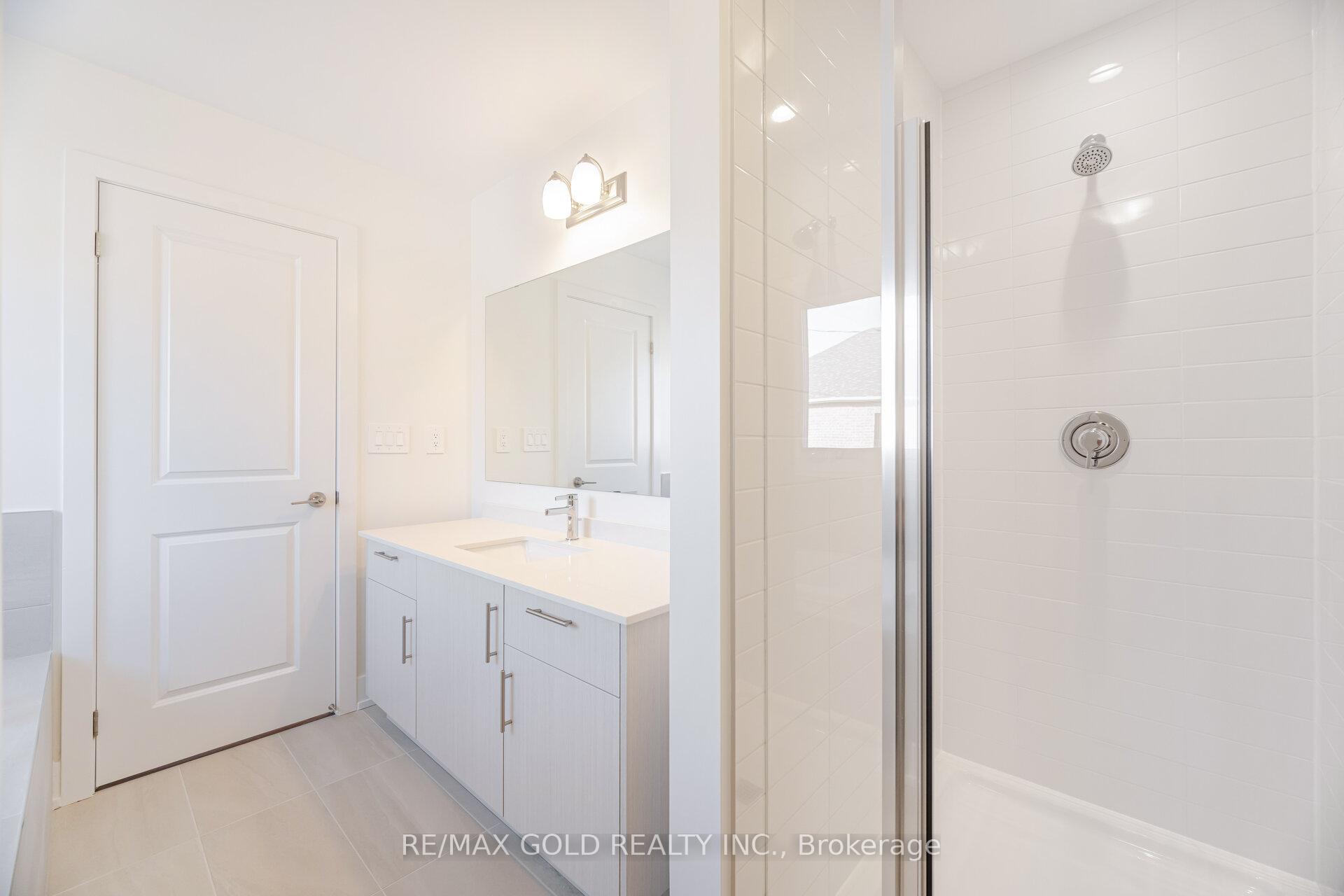 Photo 18 of 303 Bergamot Avenue, Milton, Walker — HOMEH