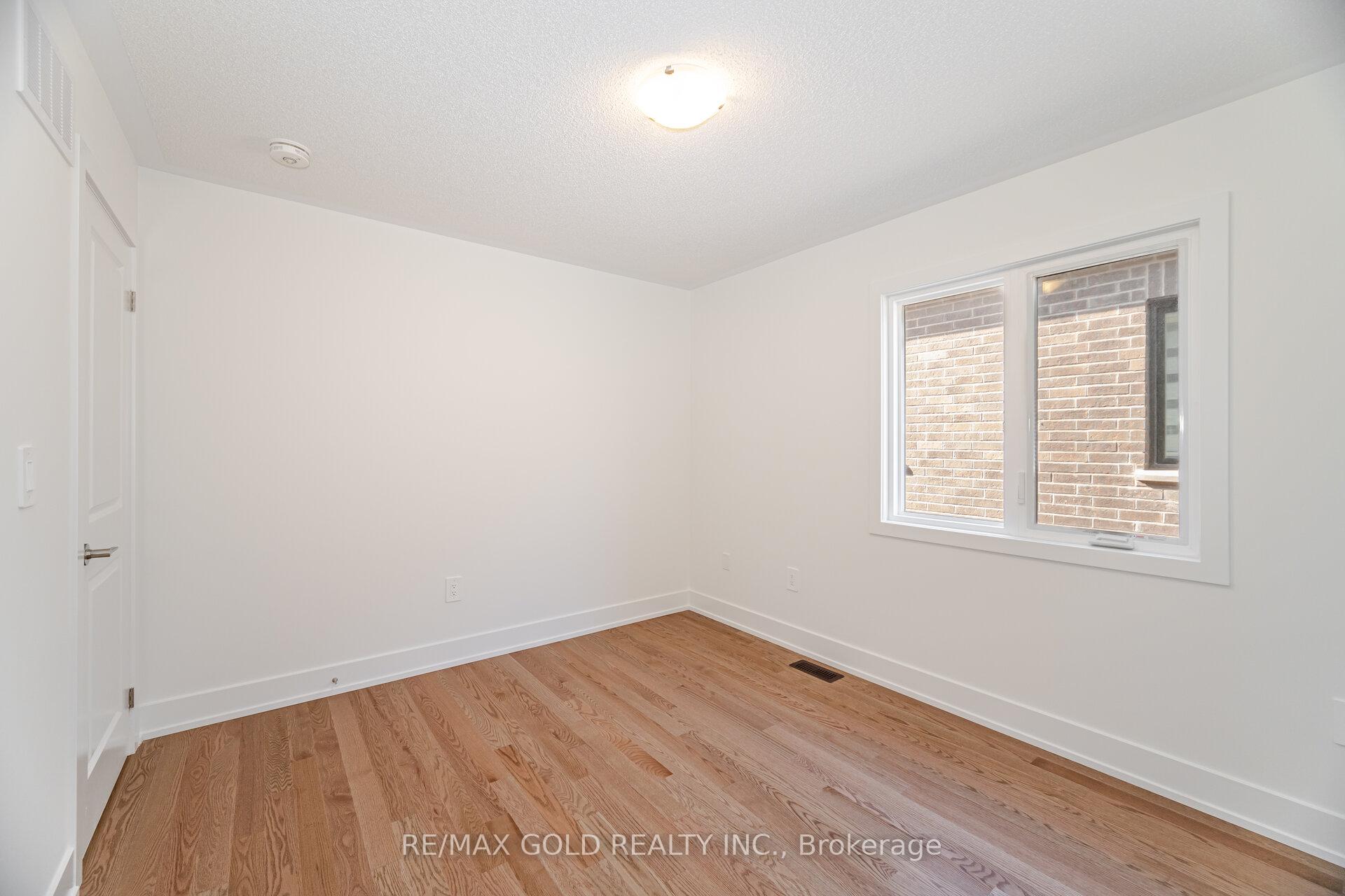 Photo 20 of 303 Bergamot Avenue, Milton, Walker — HOMEH