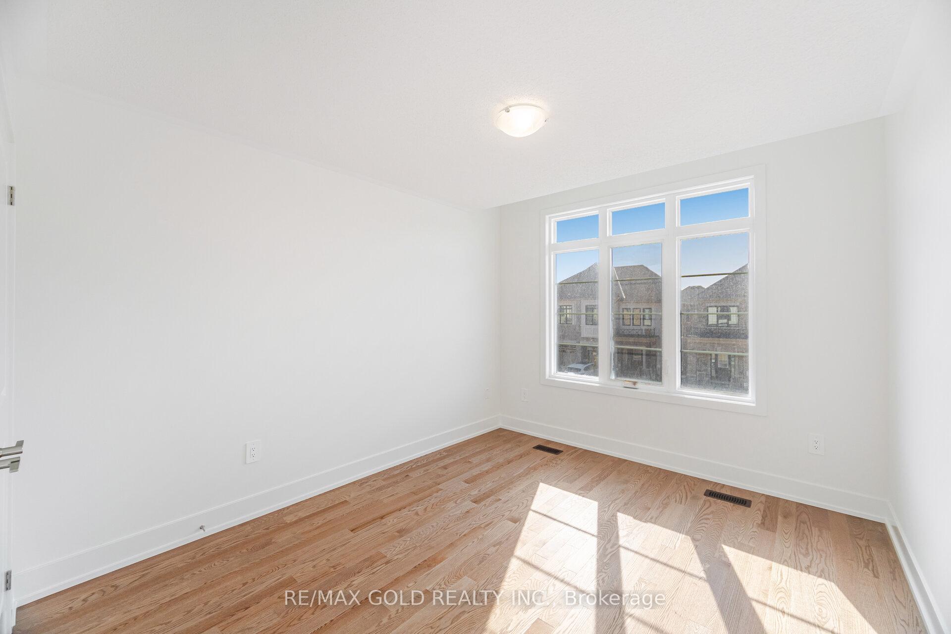 Photo 21 of 303 Bergamot Avenue, Milton, Walker — HOMEH