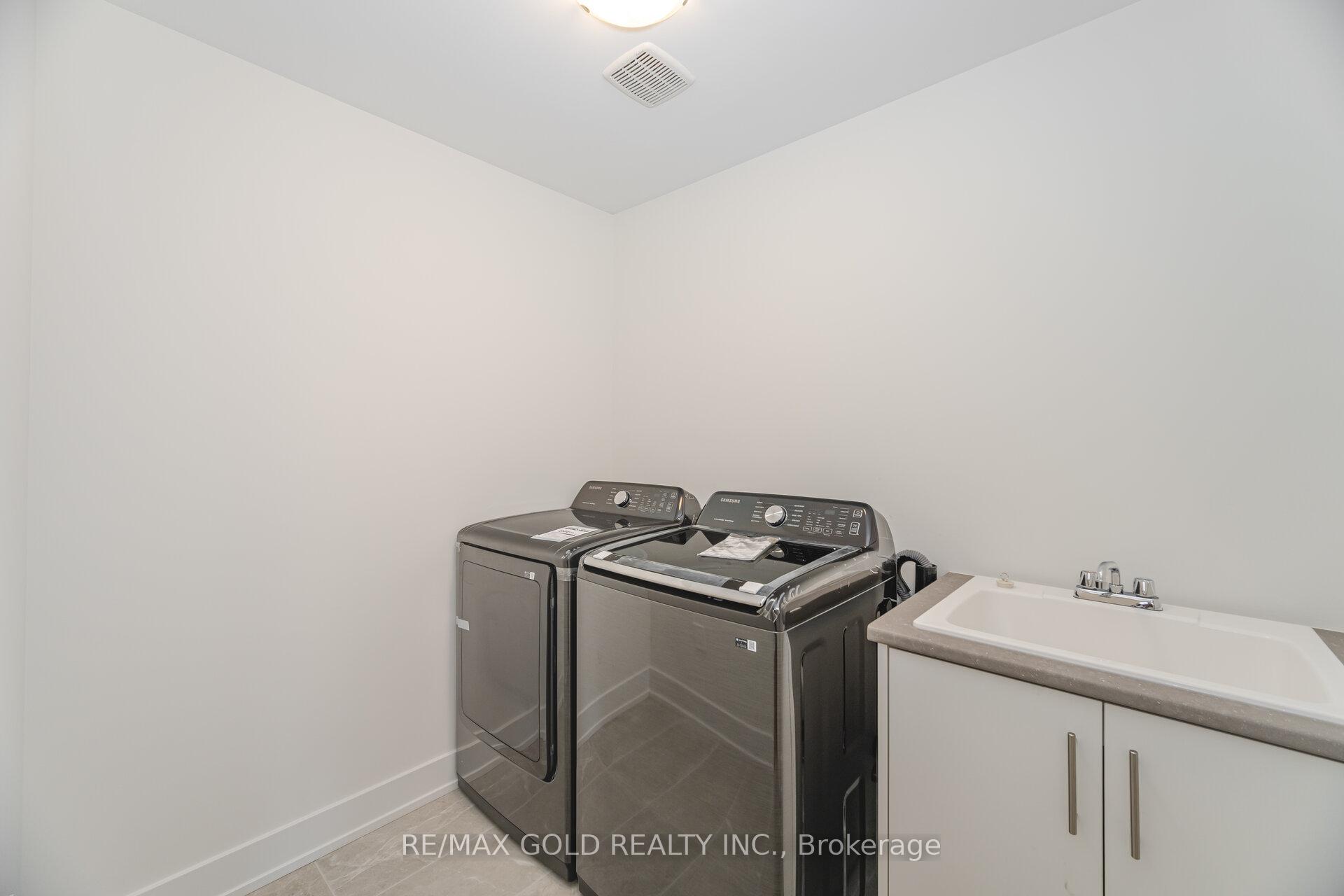 Photo 24 of 303 Bergamot Avenue, Milton, Walker — HOMEH