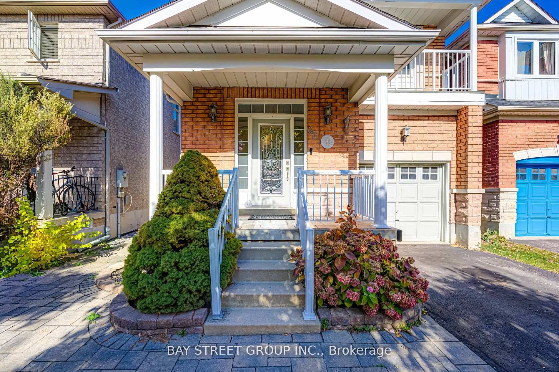 Photo 3 of 62 Warren Bradley Street, Markham, Berczy — HOMEH
