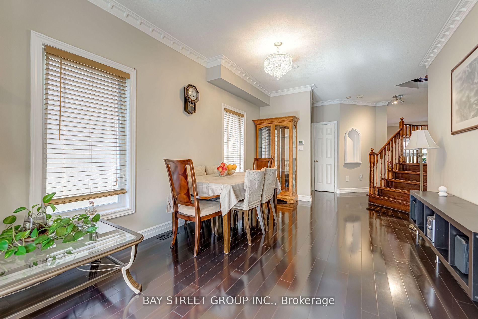 Photo 6 of 62 Warren Bradley Street, Markham, Berczy — HOMEH
