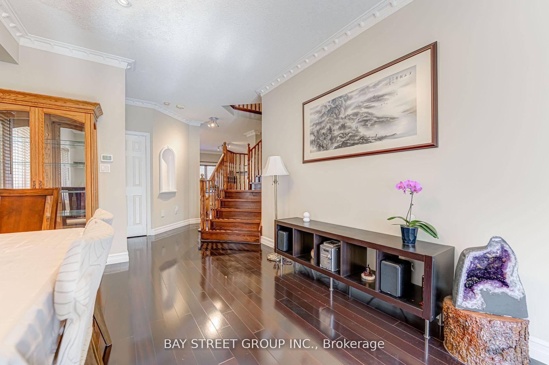 Photo 7 of 62 Warren Bradley Street, Markham, Berczy — HOMEH