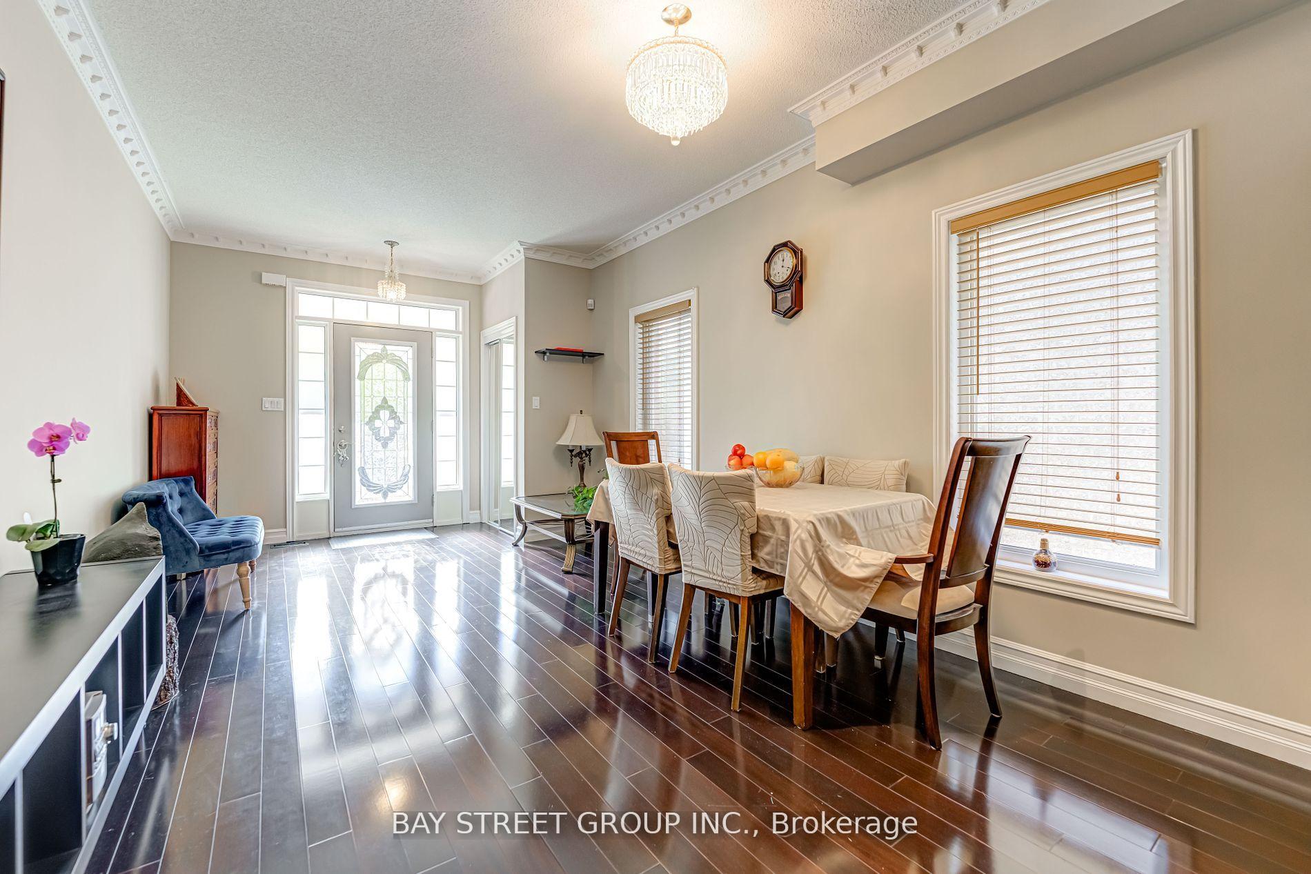 Photo 8 of 62 Warren Bradley Street, Markham, Berczy — HOMEH