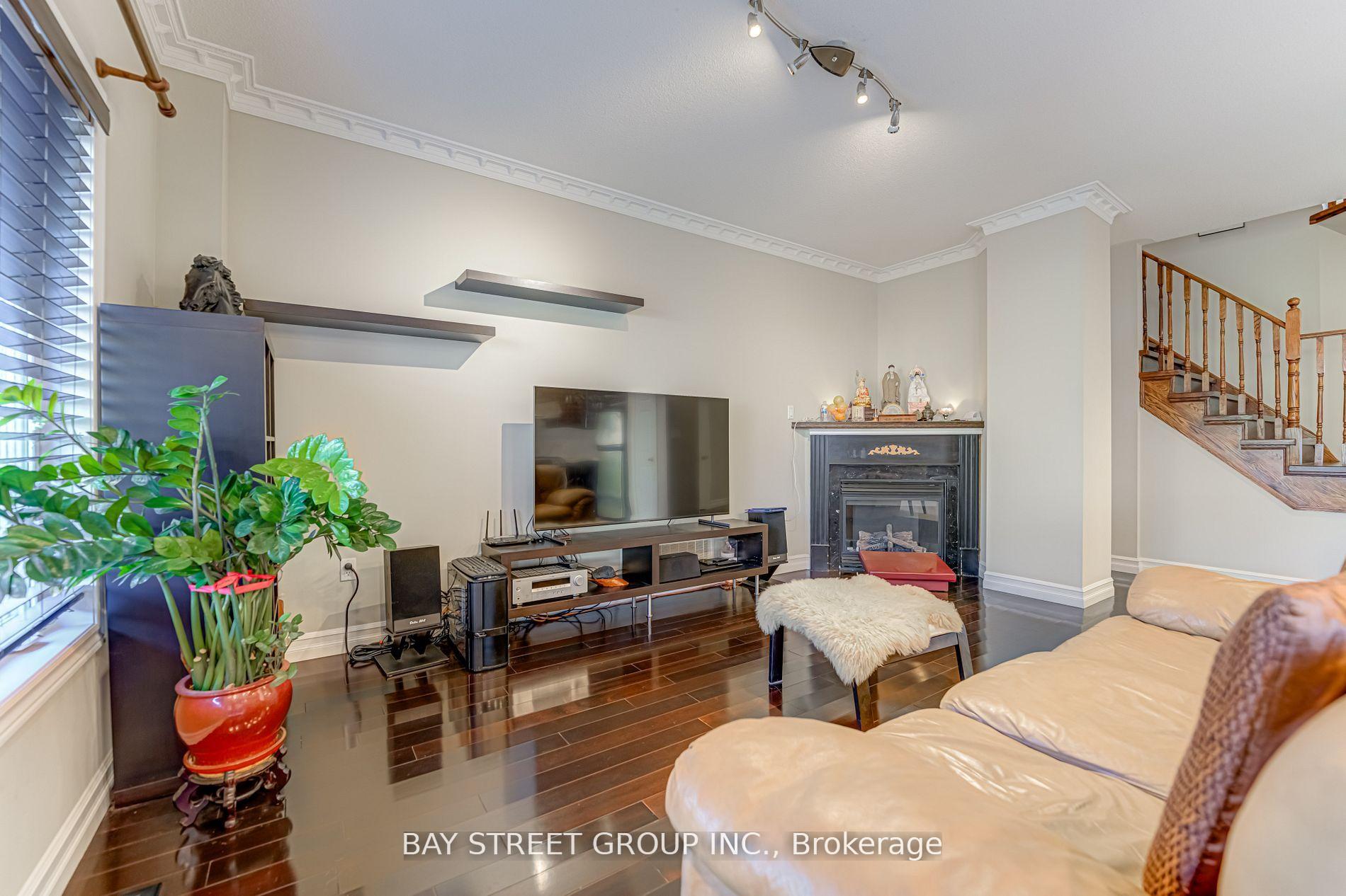 Photo 17 of 62 Warren Bradley Street, Markham, Berczy — HOMEH