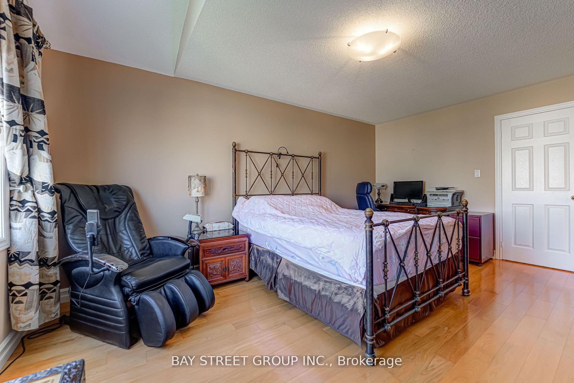 Photo 19 of 62 Warren Bradley Street, Markham, Berczy — HOMEH