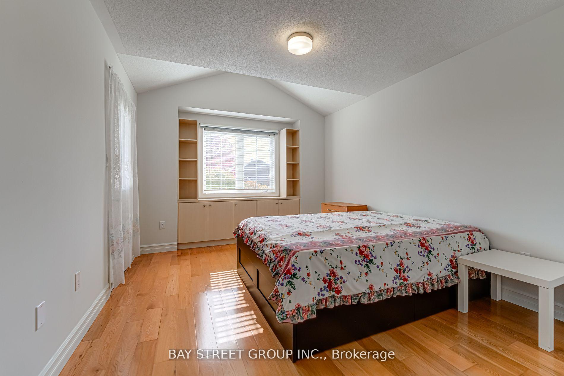 Photo 23 of 62 Warren Bradley Street, Markham, Berczy — HOMEH