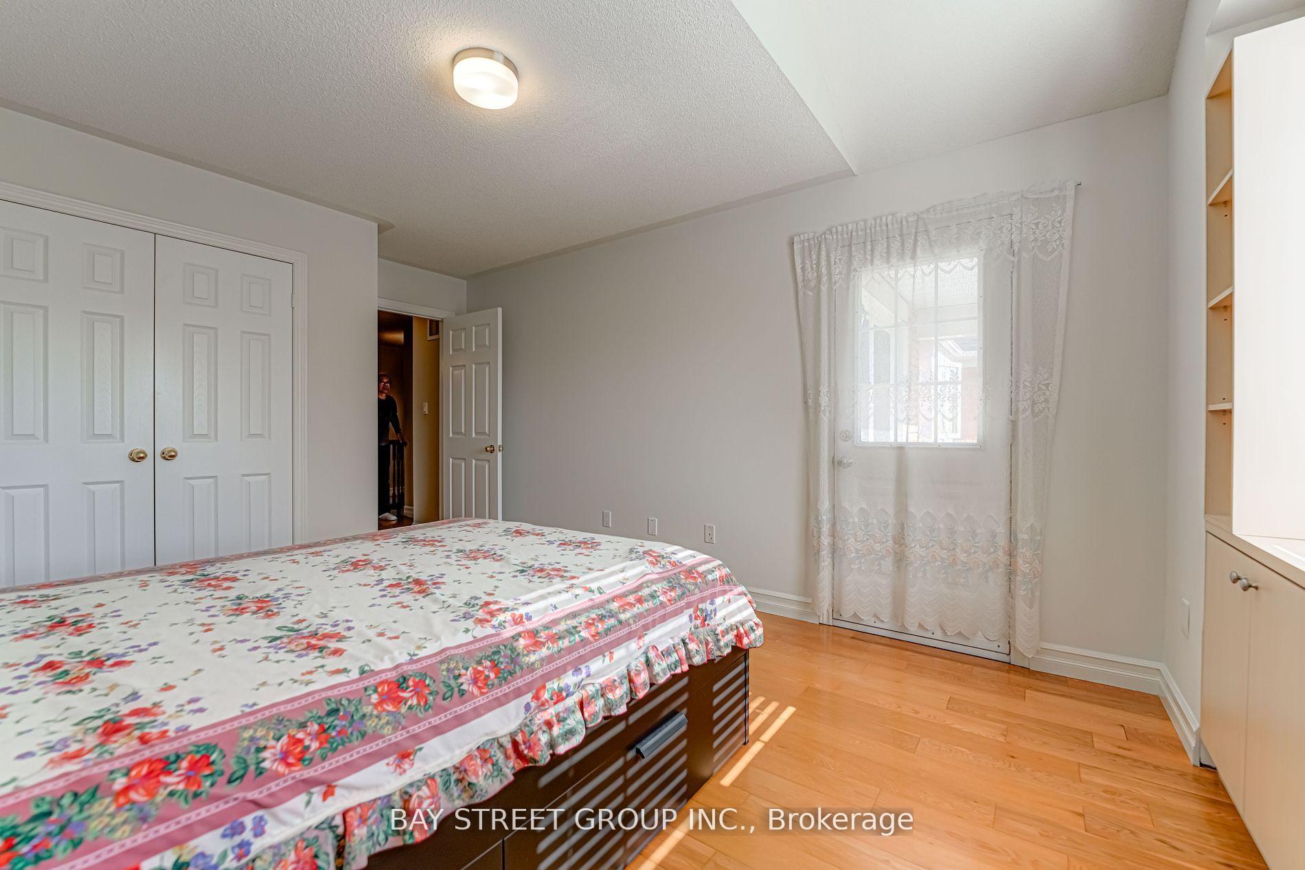 Photo 24 of 62 Warren Bradley Street, Markham, Berczy — HOMEH