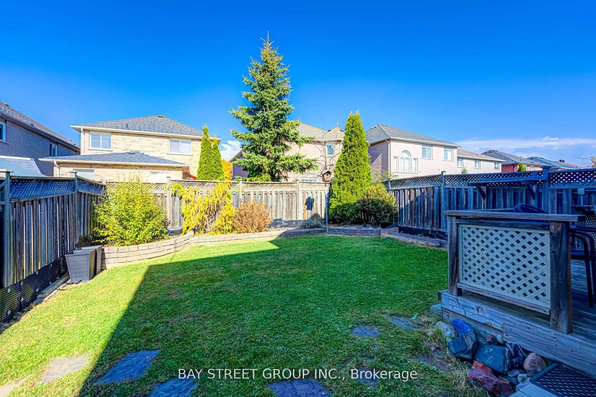 Photo 30 of 62 Warren Bradley Street, Markham, Berczy — HOMEH