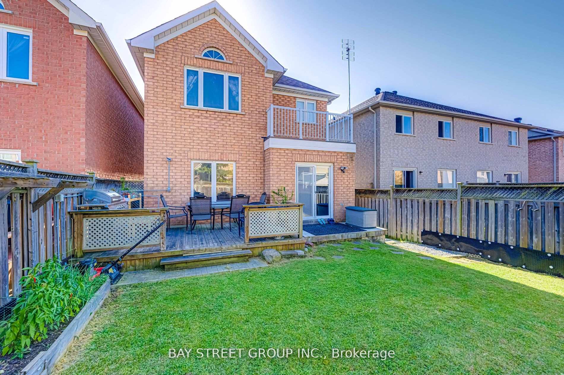 Photo 32 of 62 Warren Bradley Street, Markham, Berczy — HOMEH