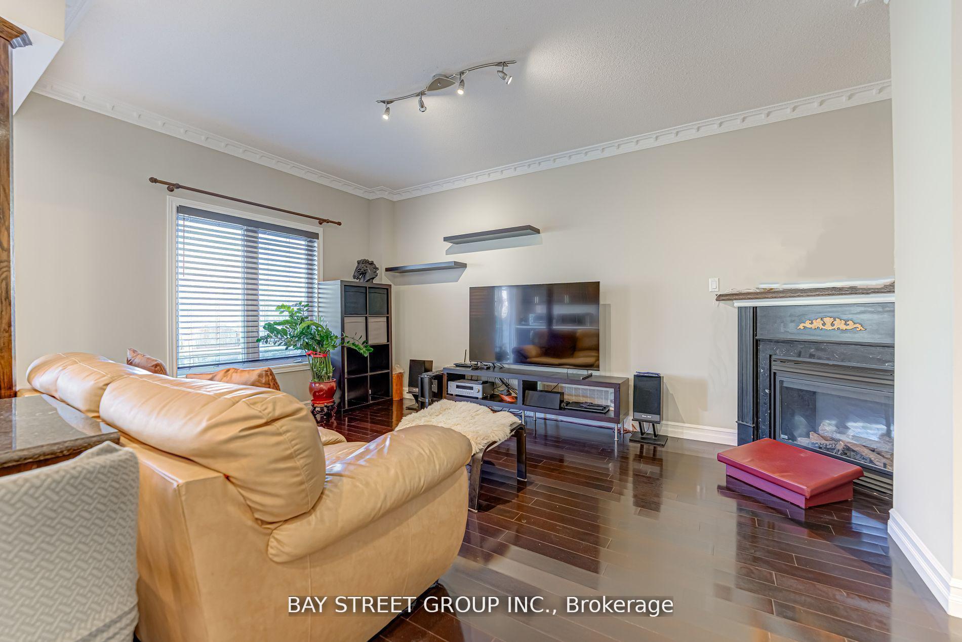 Photo 34 of 62 Warren Bradley Street, Markham, Berczy — HOMEH
