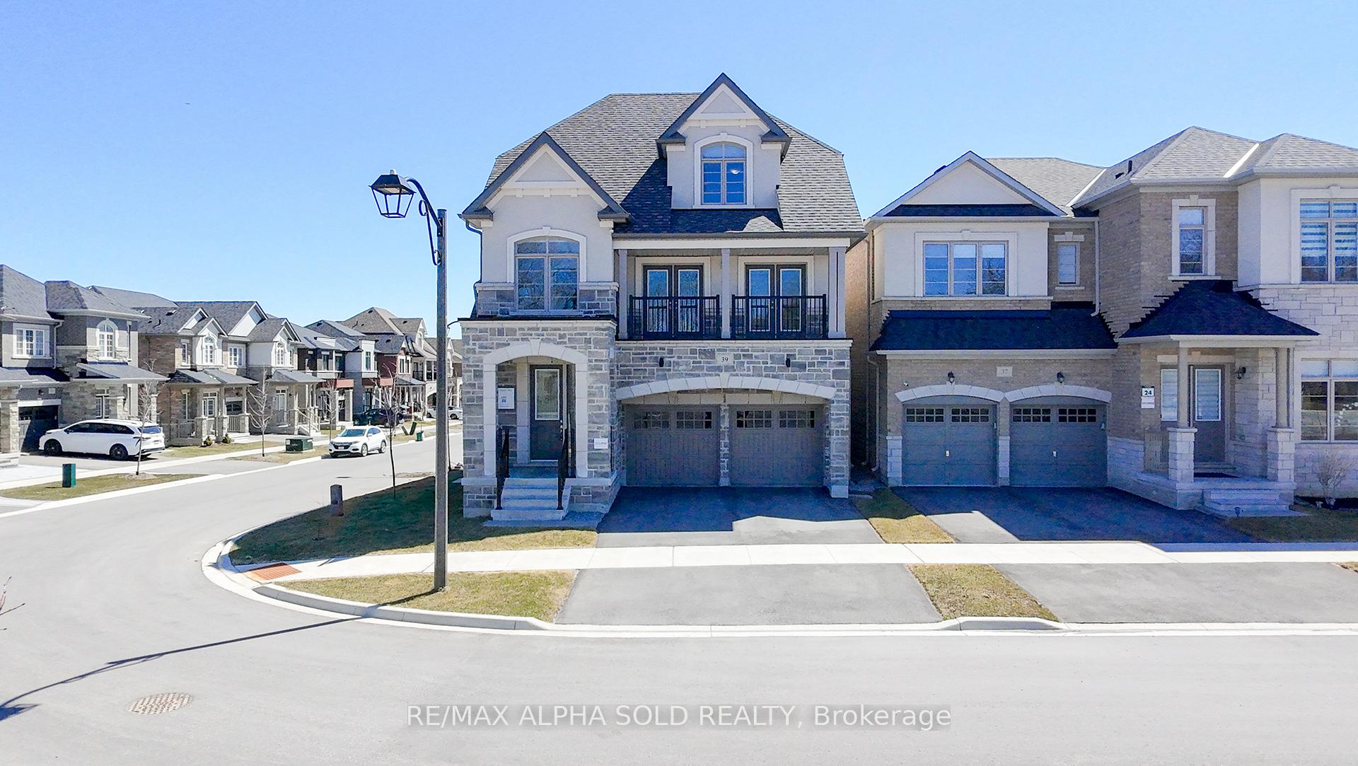 Photo 3 of 39 Crofting Crescent, Markham, Wismer — HOMEH