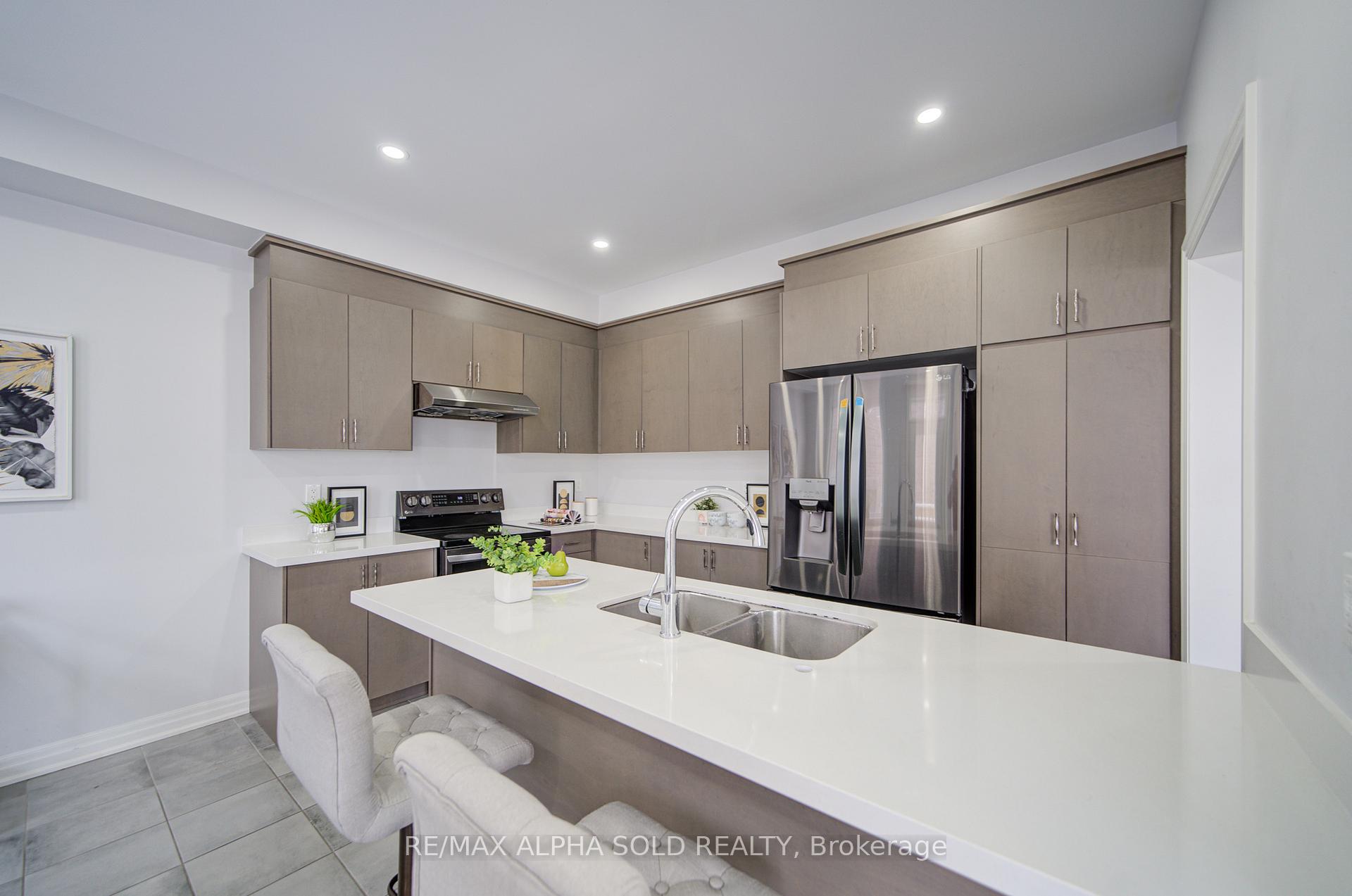 Photo 12 of 39 Crofting Crescent, Markham, Wismer — HOMEH