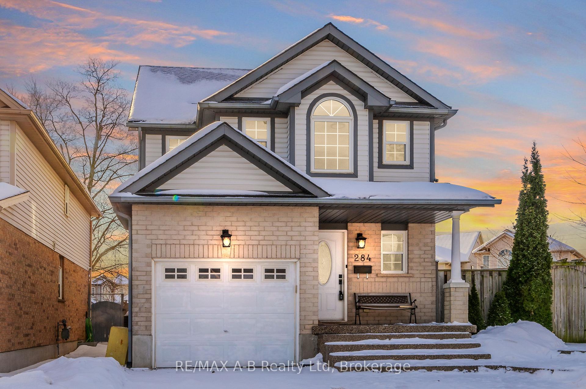 Photo 1 of 284 Bridlewreath Street, Kitchener — HOMEH