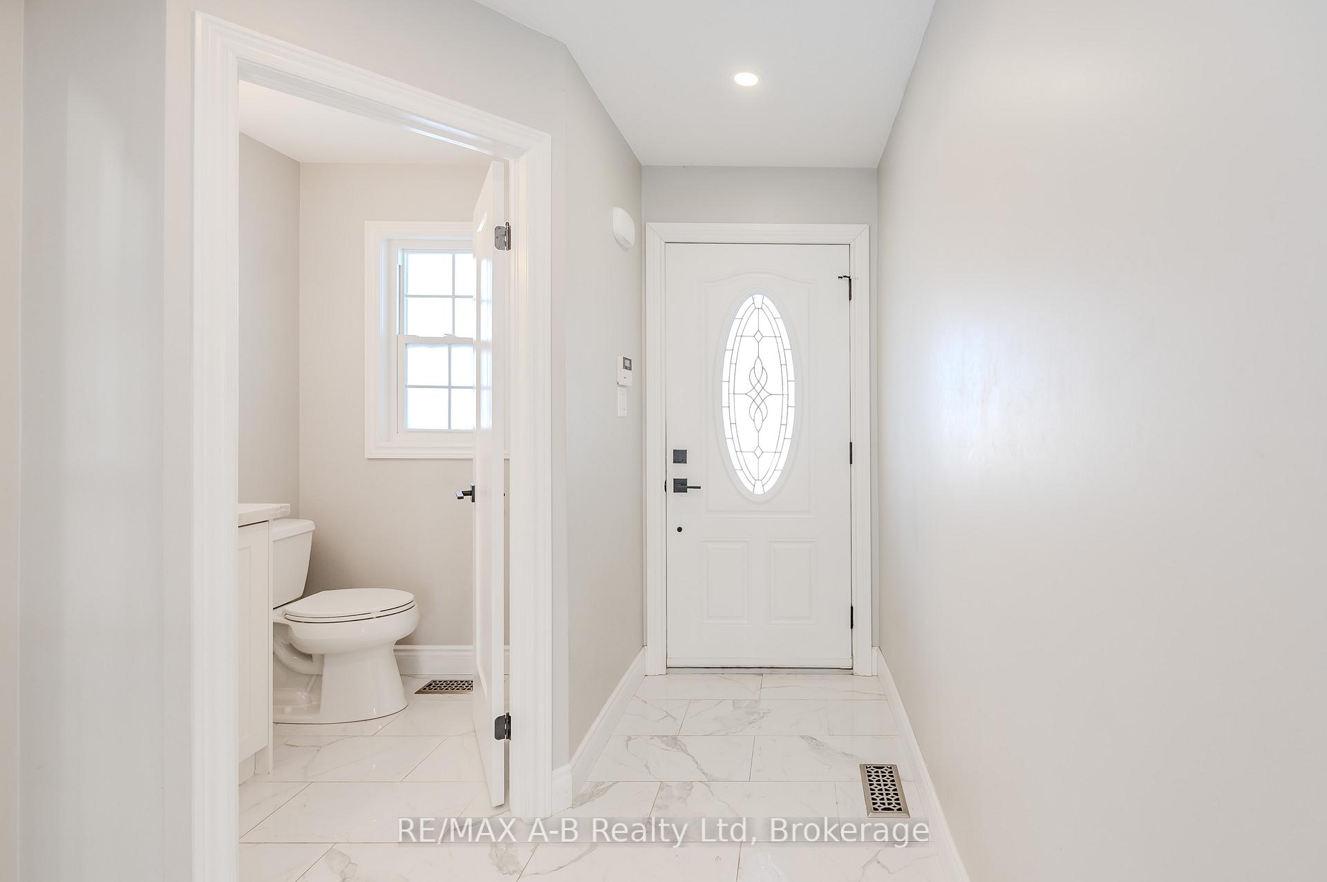 Photo 4 of 284 Bridlewreath Street, Kitchener — HOMEH