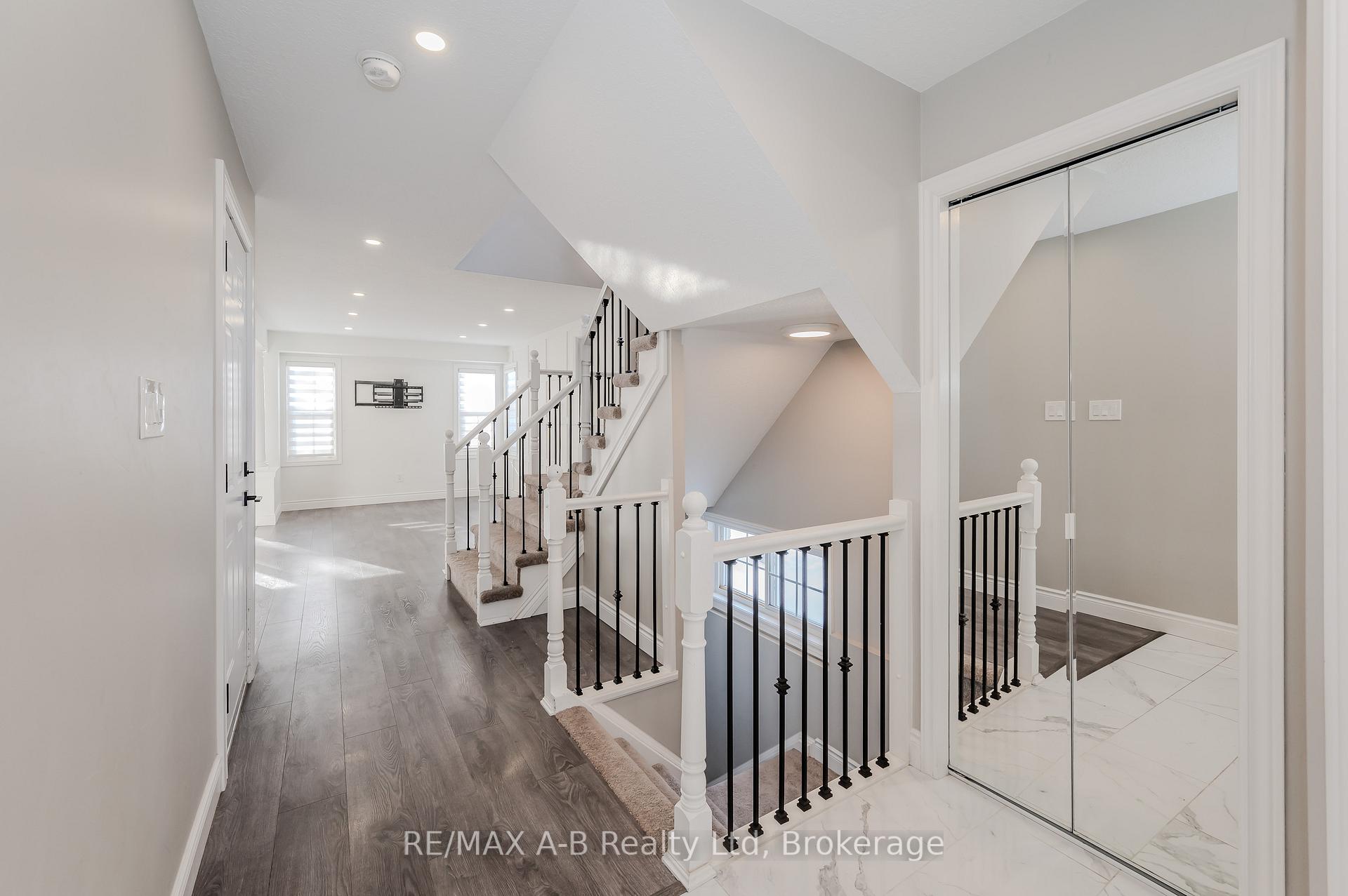 Photo 6 of 284 Bridlewreath Street, Kitchener — HOMEH
