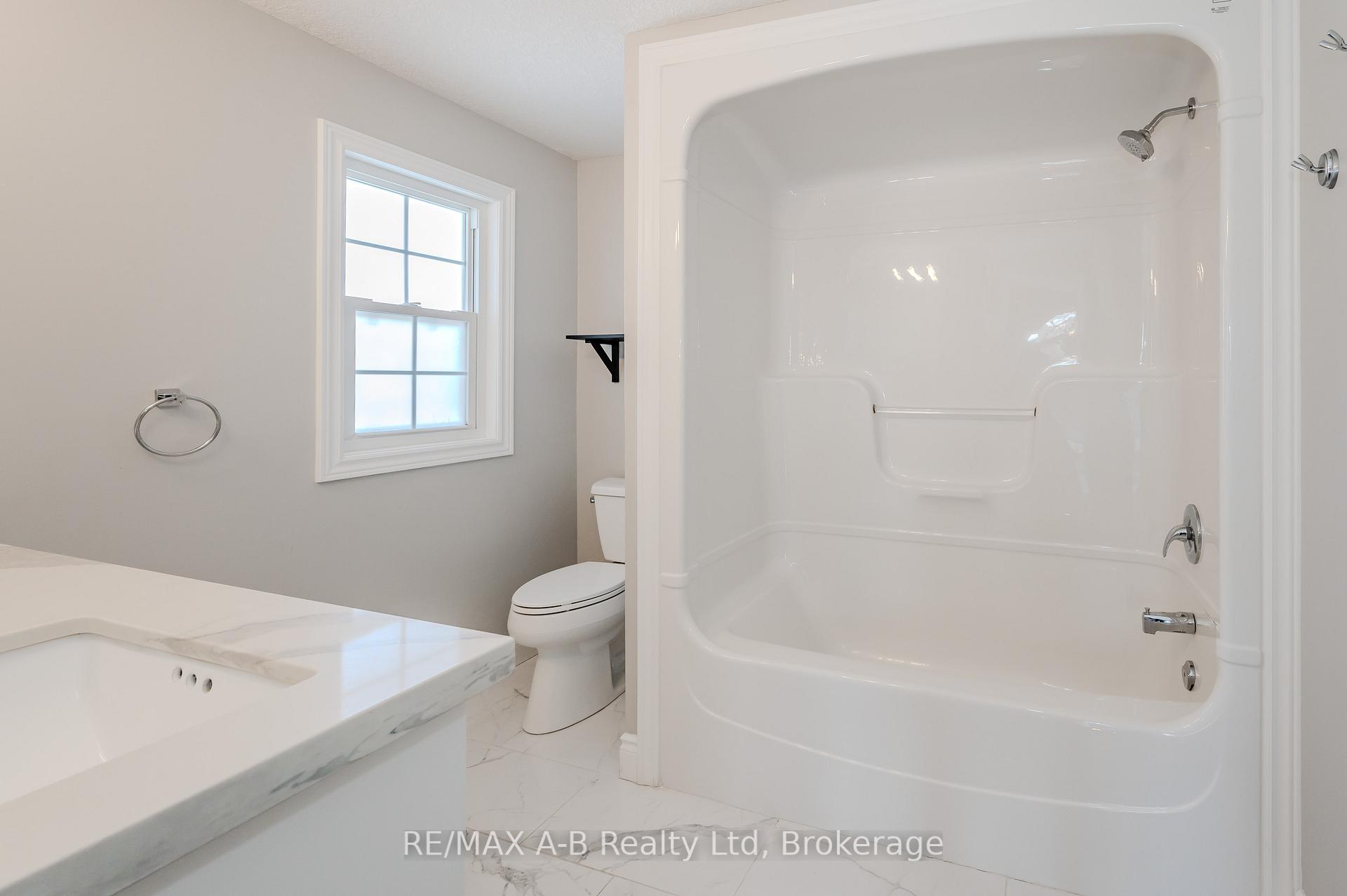 Photo 18 of 284 Bridlewreath Street, Kitchener — HOMEH