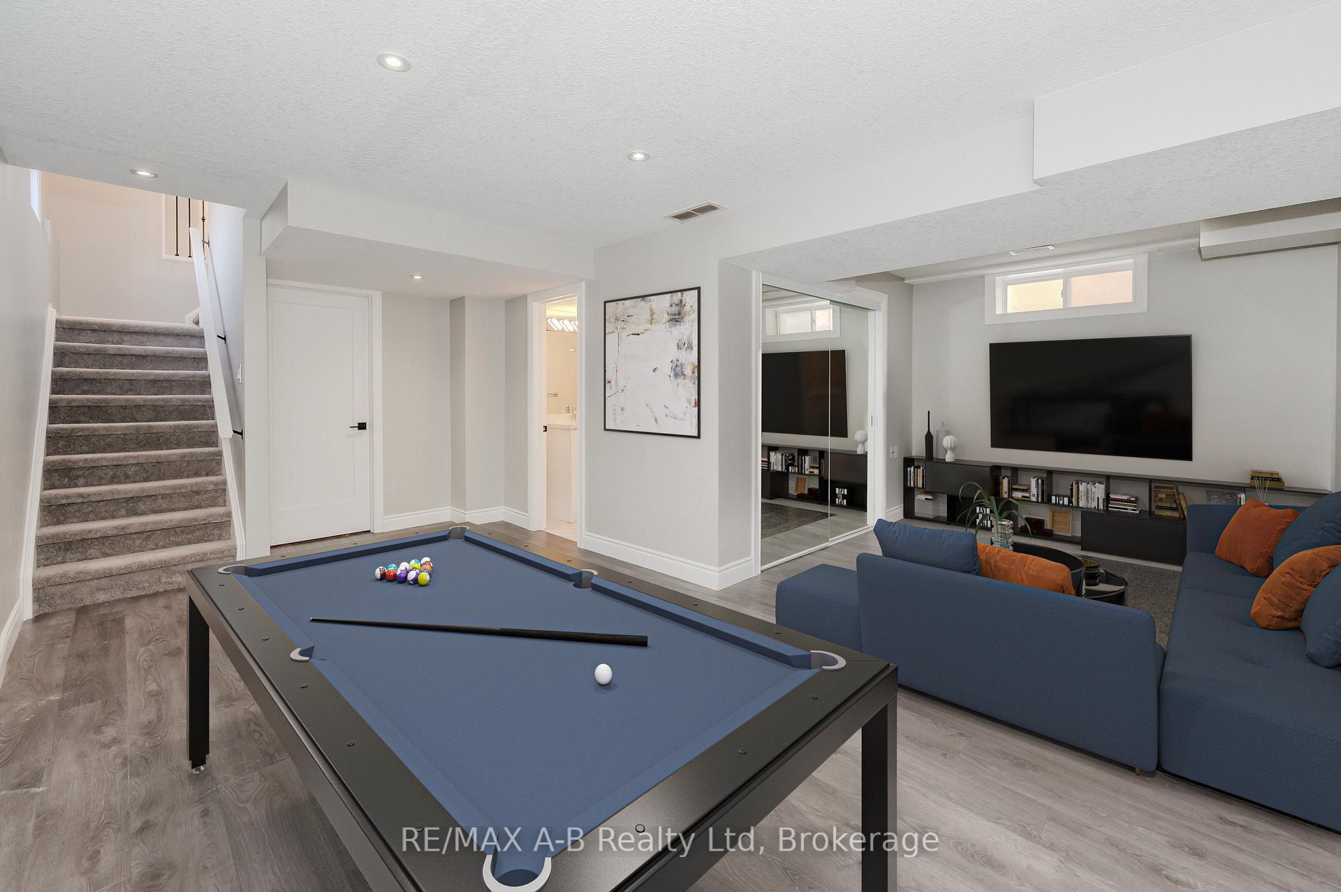 Photo 19 of 284 Bridlewreath Street, Kitchener — HOMEH