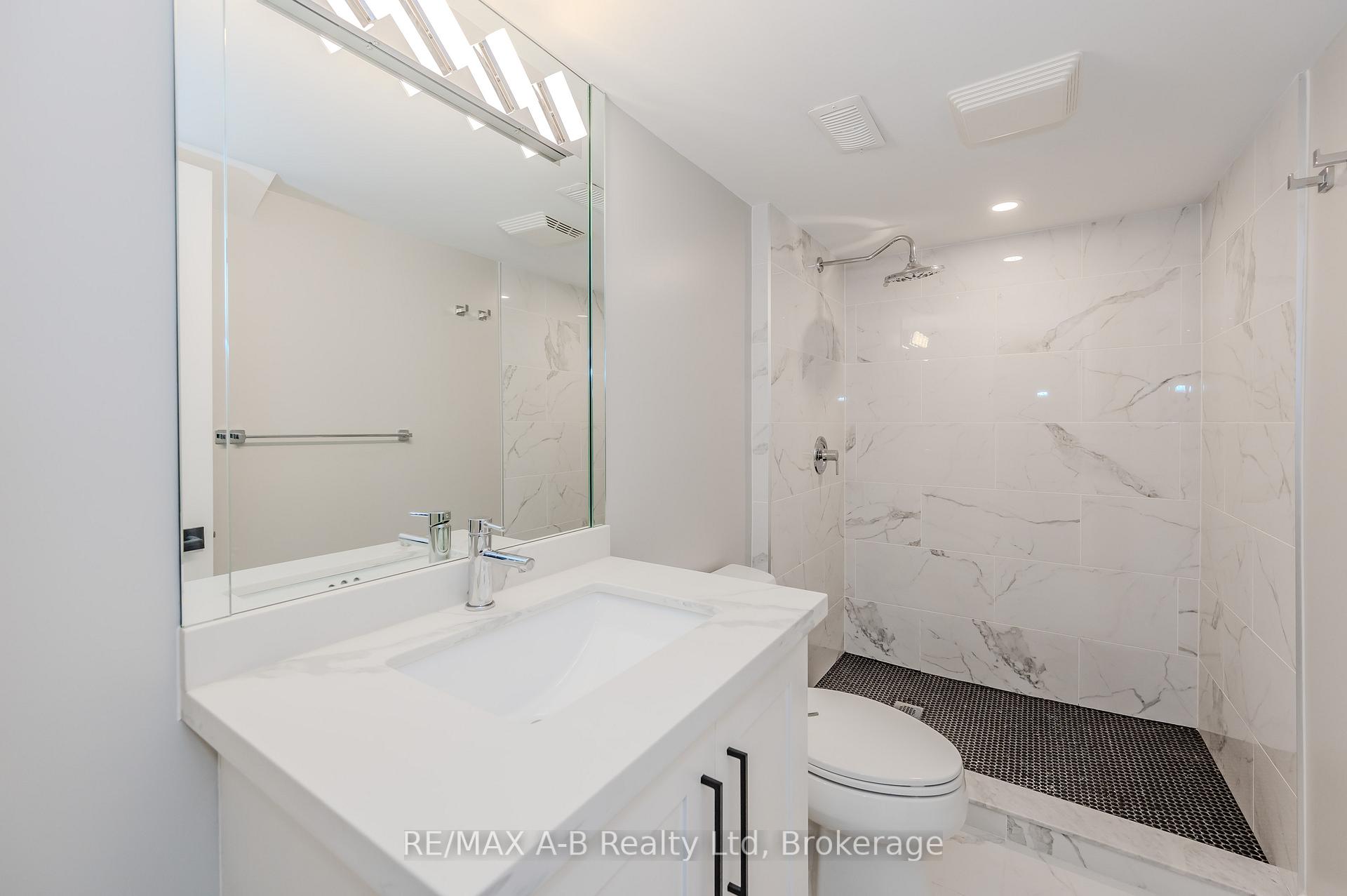 Photo 20 of 284 Bridlewreath Street, Kitchener — HOMEH