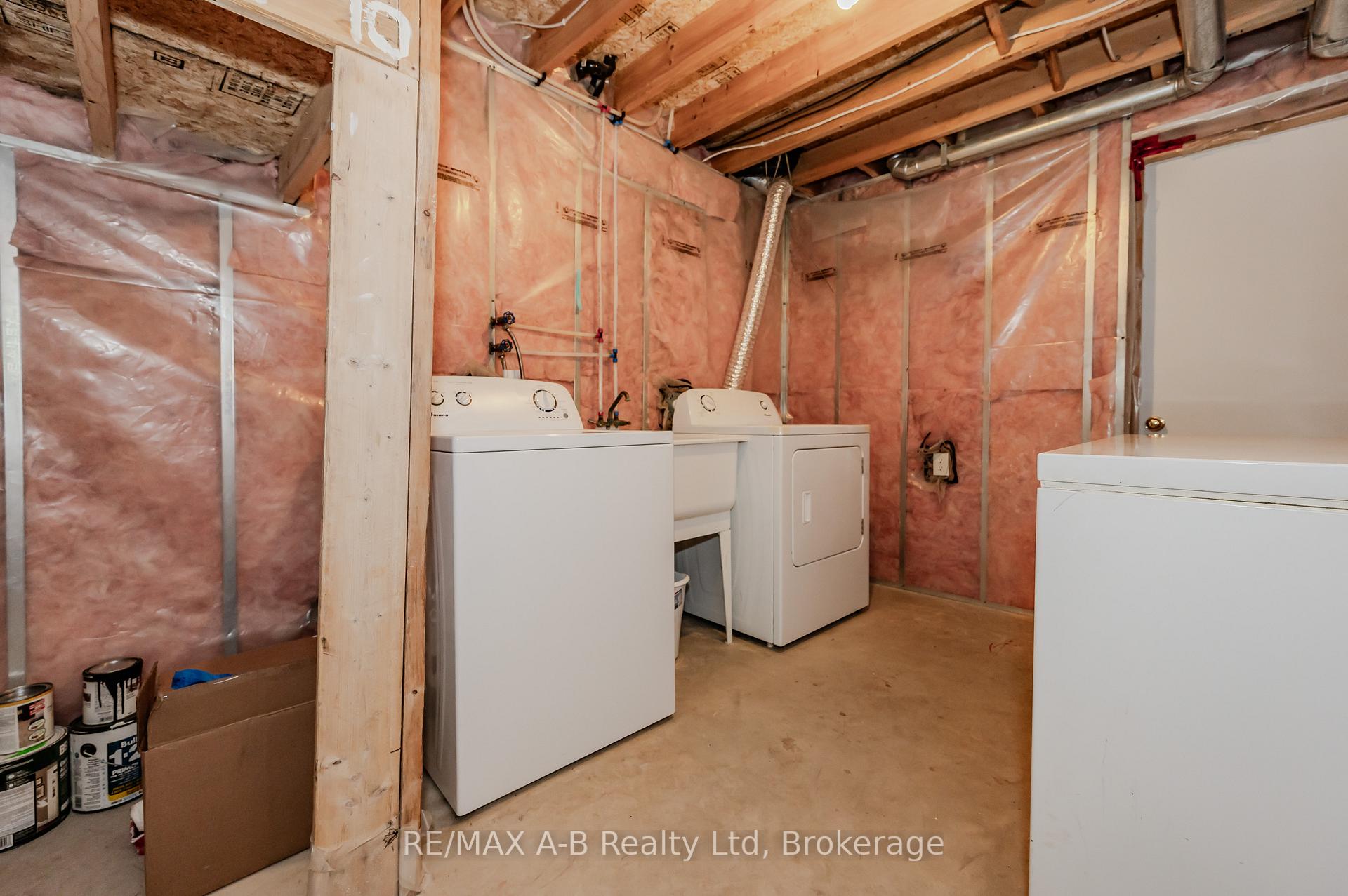 Photo 21 of 284 Bridlewreath Street, Kitchener — HOMEH