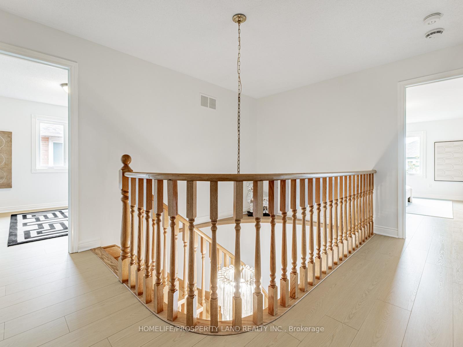 Photo 14 of 30 Tenbury Drive, Markham, Unionville — HOMEH