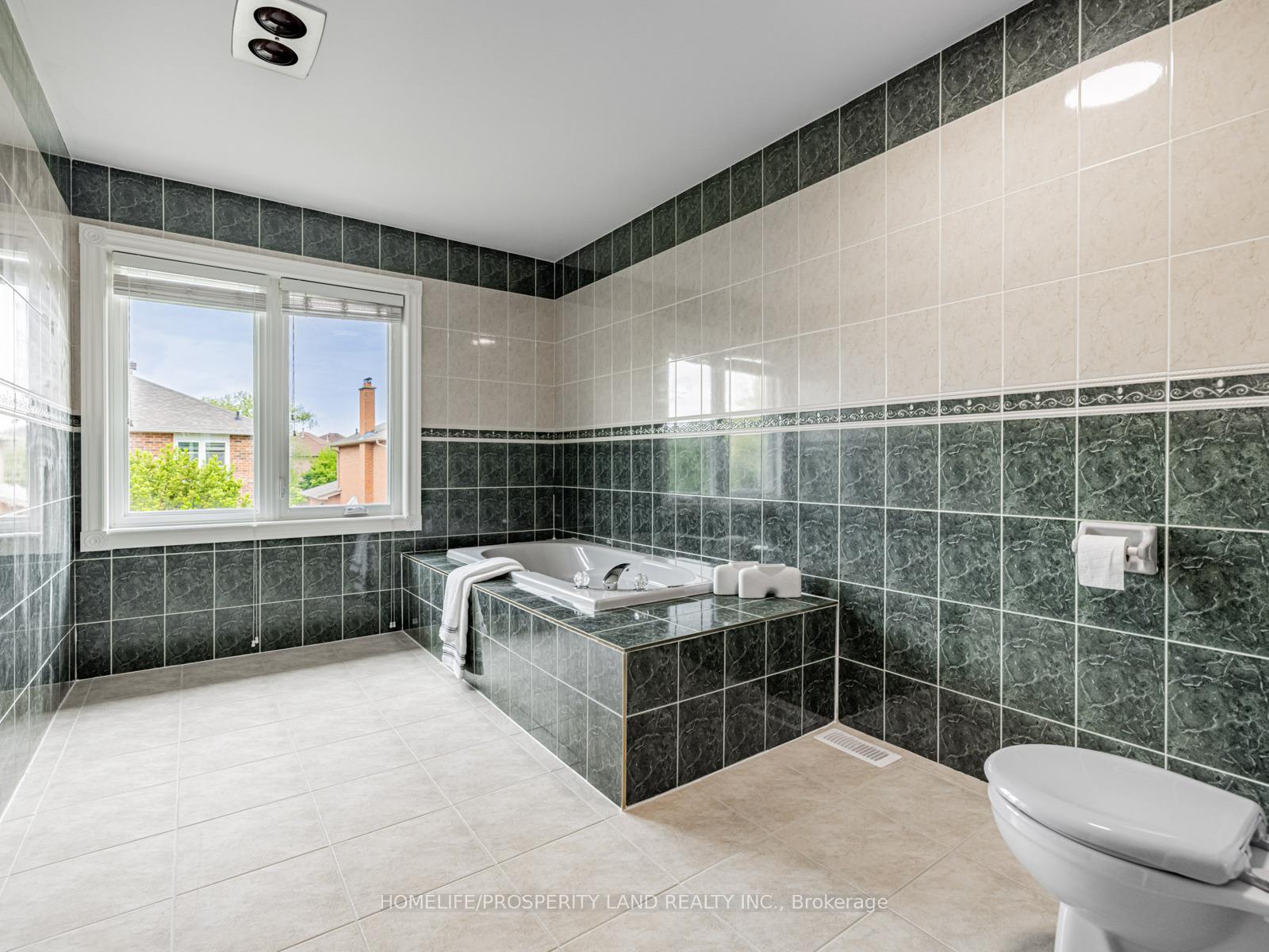Photo 19 of 30 Tenbury Drive, Markham, Unionville — HOMEH
