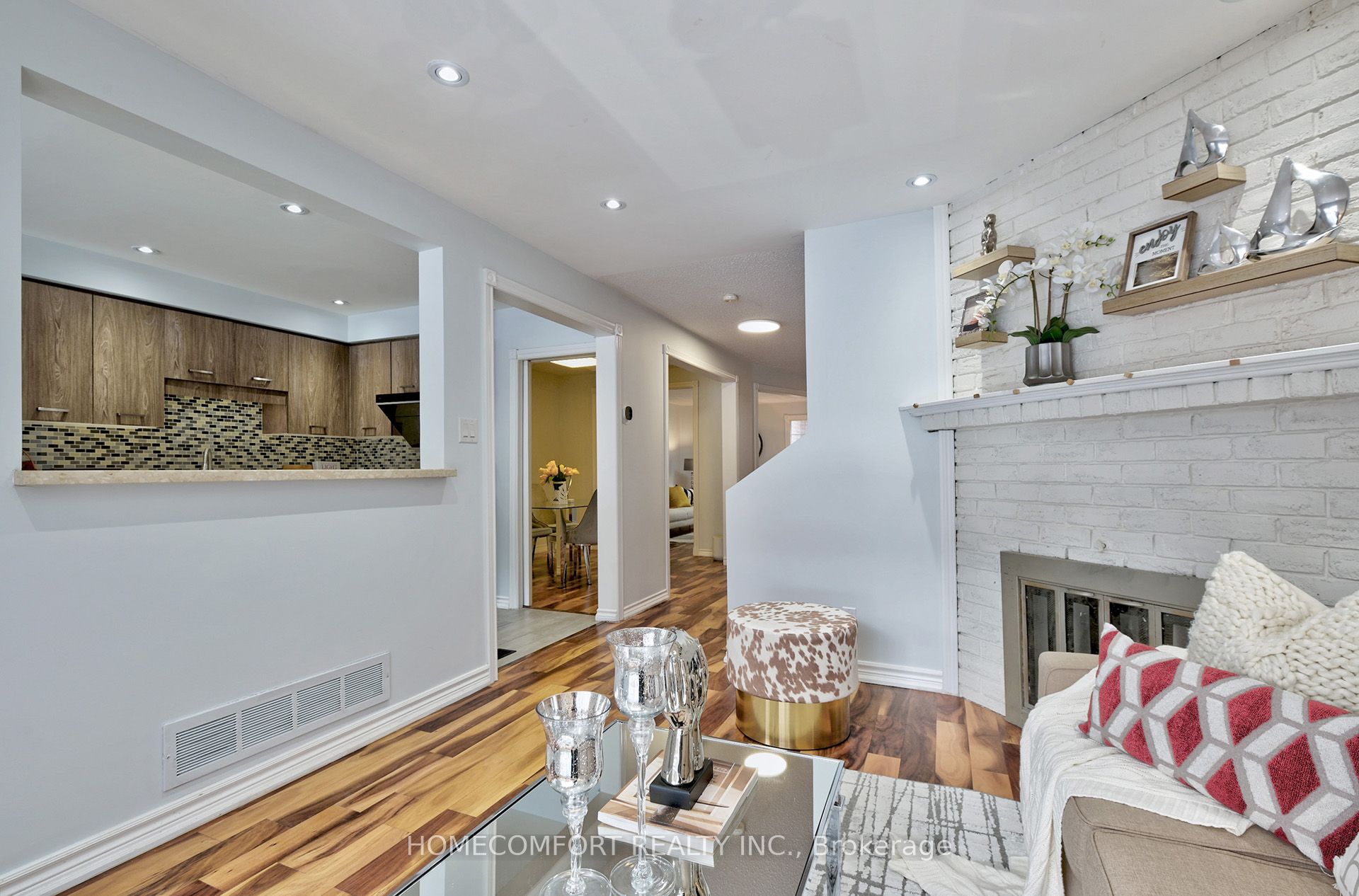 Photo 55 of 11 Old Wellington Street, Markham, Bullock — HOMEH