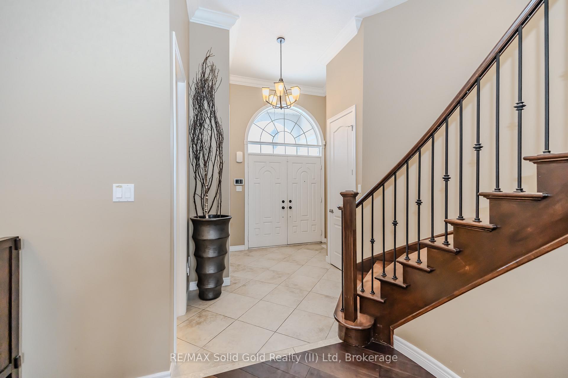 Photo 4 of 291 Sims Estate Drive, Kitchener — HOMEH