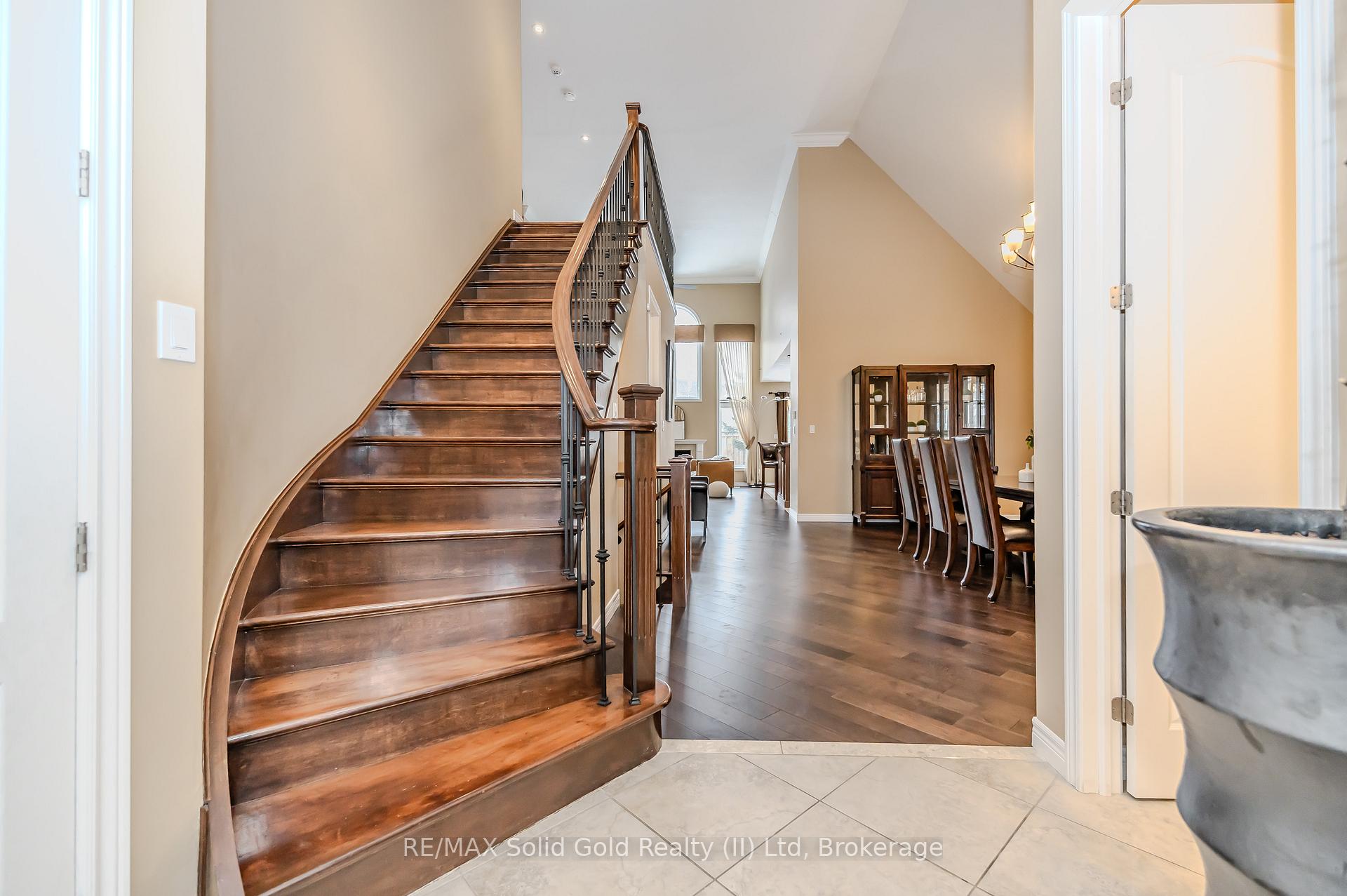 Photo 5 of 291 Sims Estate Drive, Kitchener — HOMEH