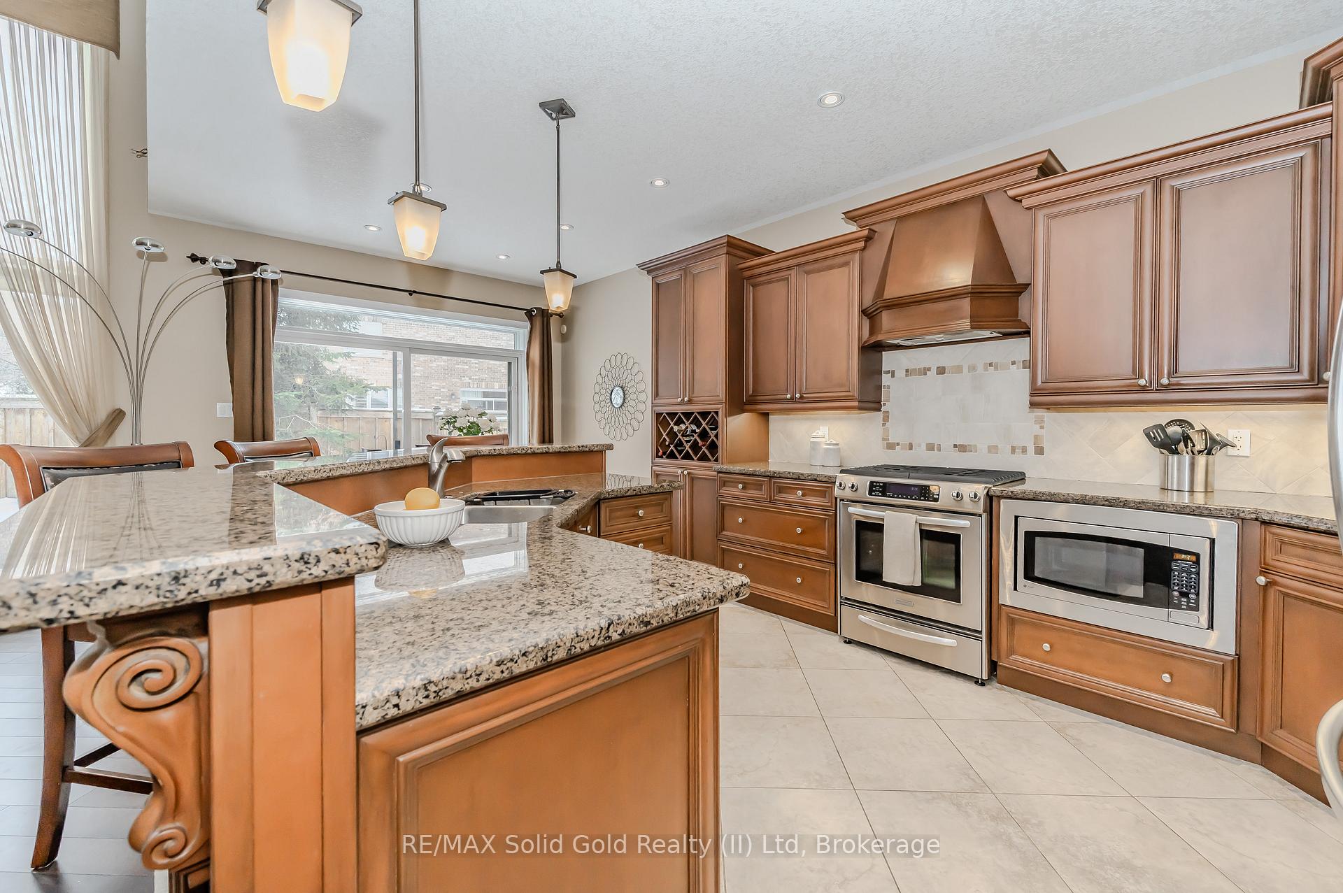 Photo 15 of 291 Sims Estate Drive, Kitchener — HOMEH