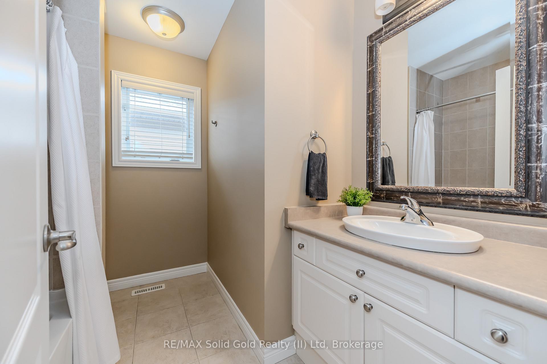 Photo 26 of 291 Sims Estate Drive, Kitchener — HOMEH