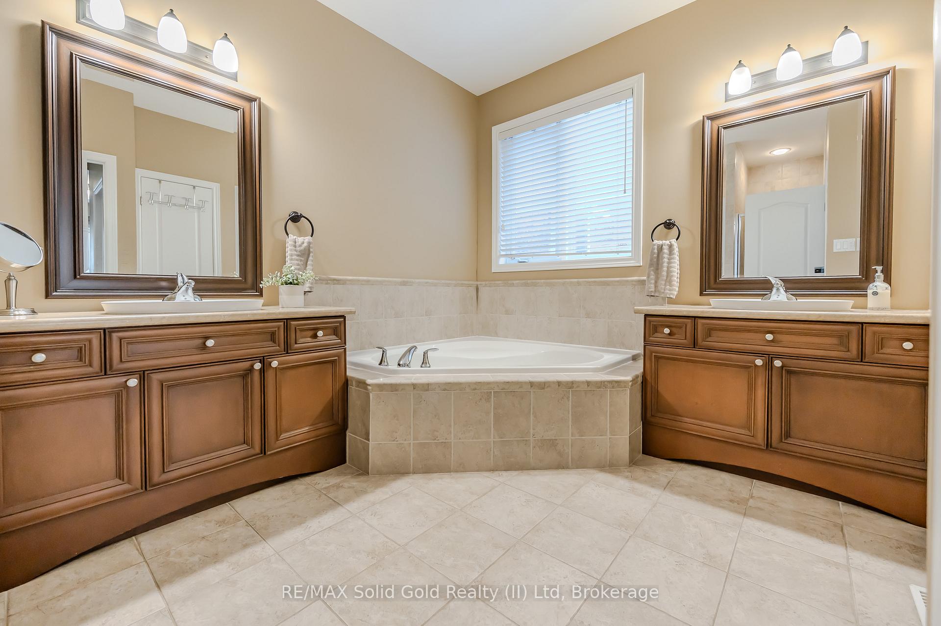 Photo 29 of 291 Sims Estate Drive, Kitchener — HOMEH