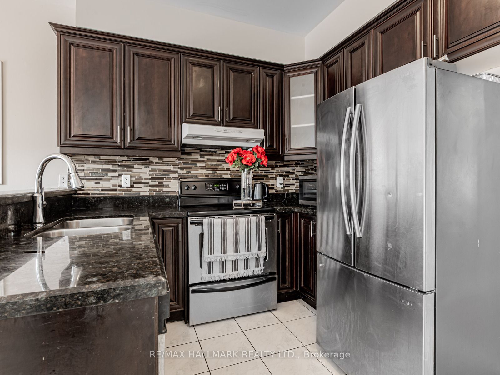 Photo 44 of 156 Bachman Drive, Vaughan, Maple — HOMEH