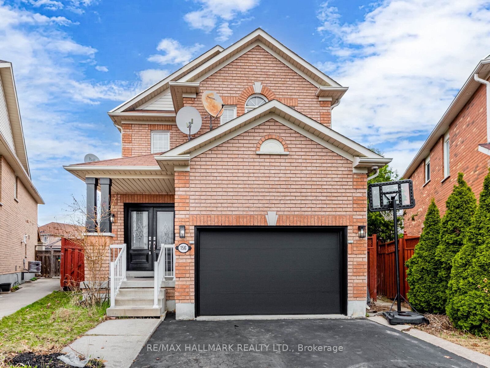 Photo 2 of 156 Bachman Drive, Vaughan, Maple — HOMEH