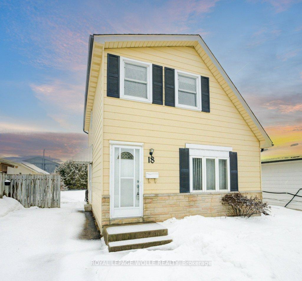 Photo 2 of 18 Barwood Crescent, Kitchener — HOMEH